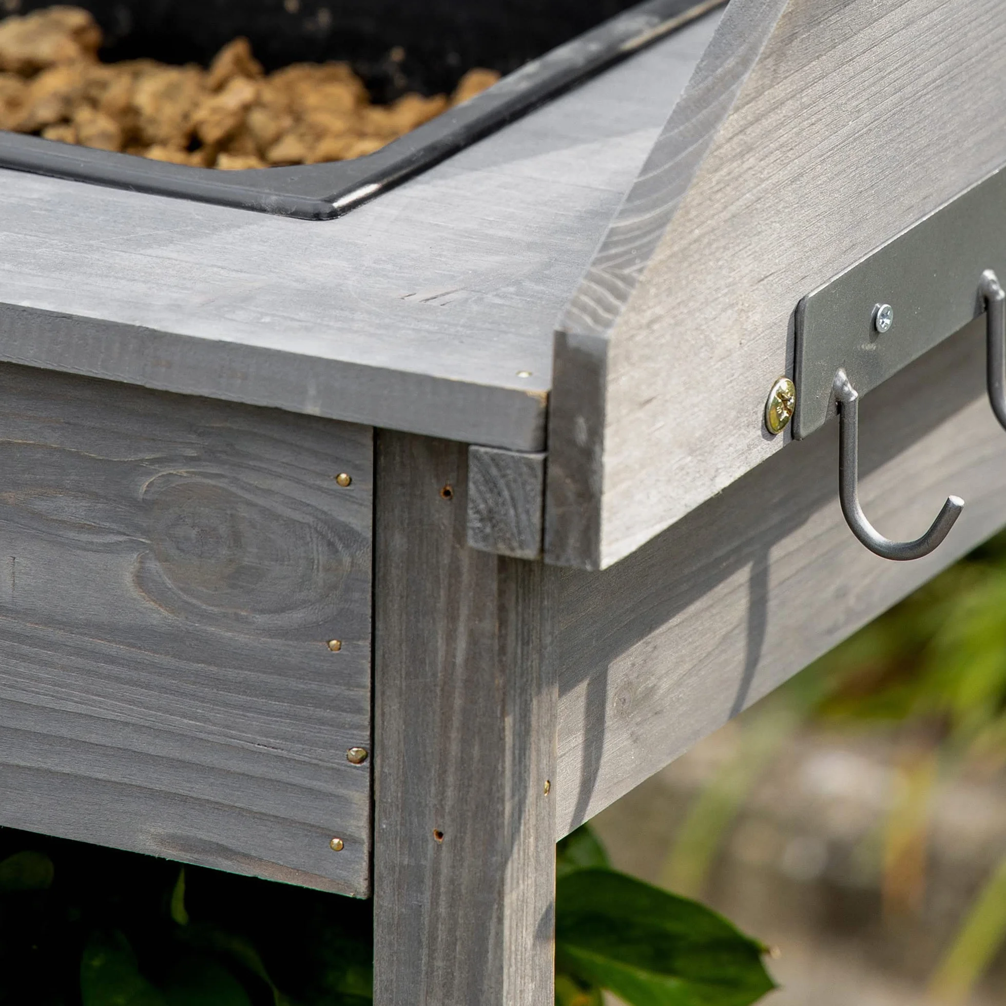Outsunny Table de rempotage Multi-équipée Jardinage Bois Sapin Gris avec tiroir étagères évier Crochets