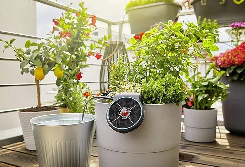 Gardena AquaBloom Ensemble d'arrosage solaire système d'irrigation pour plantes balcon pot jusqu'à 4 m 13300-20