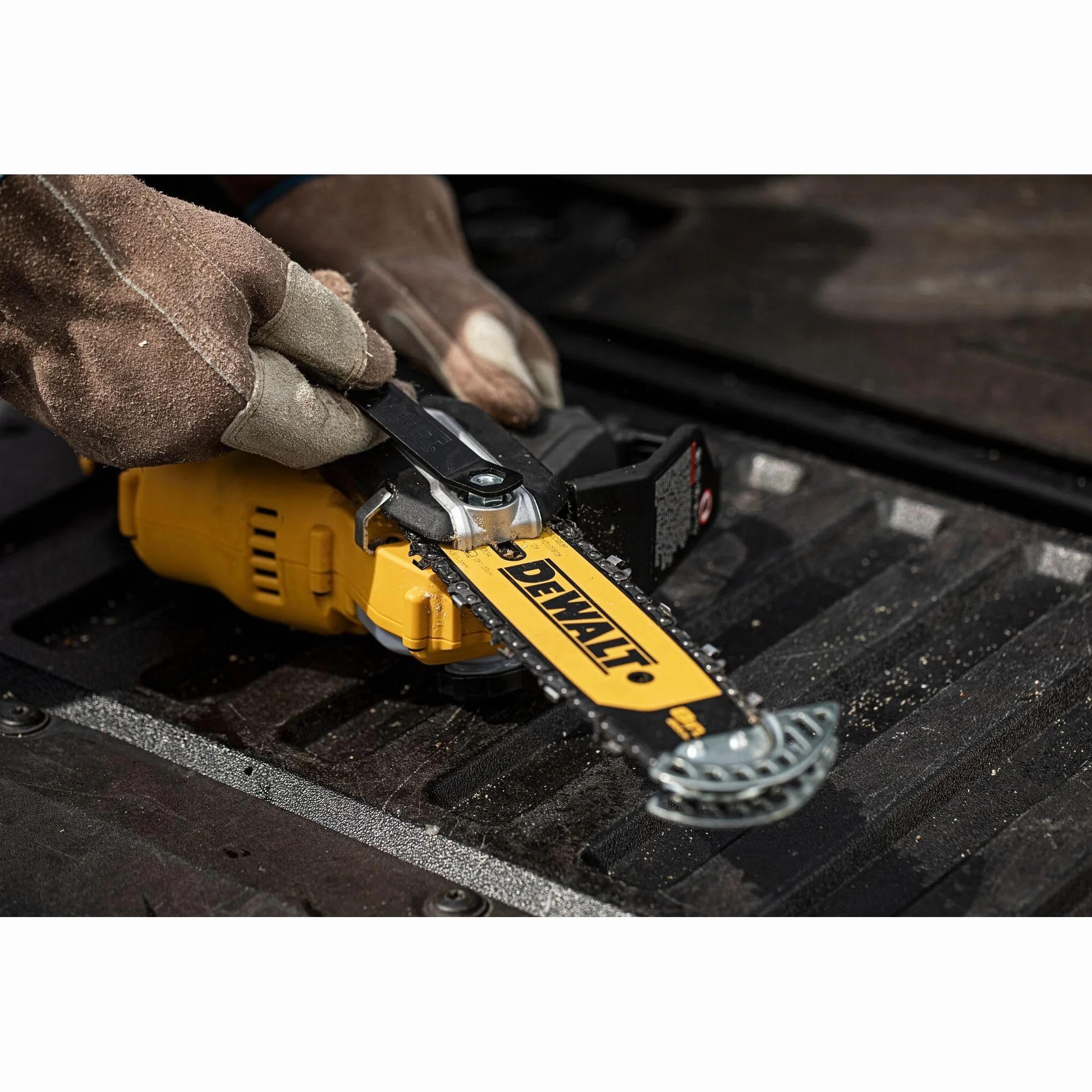 DEWALT- Tronçonneuse élagueuse XR 18V 20cm, Outil seul, DCMPS520N-XJ