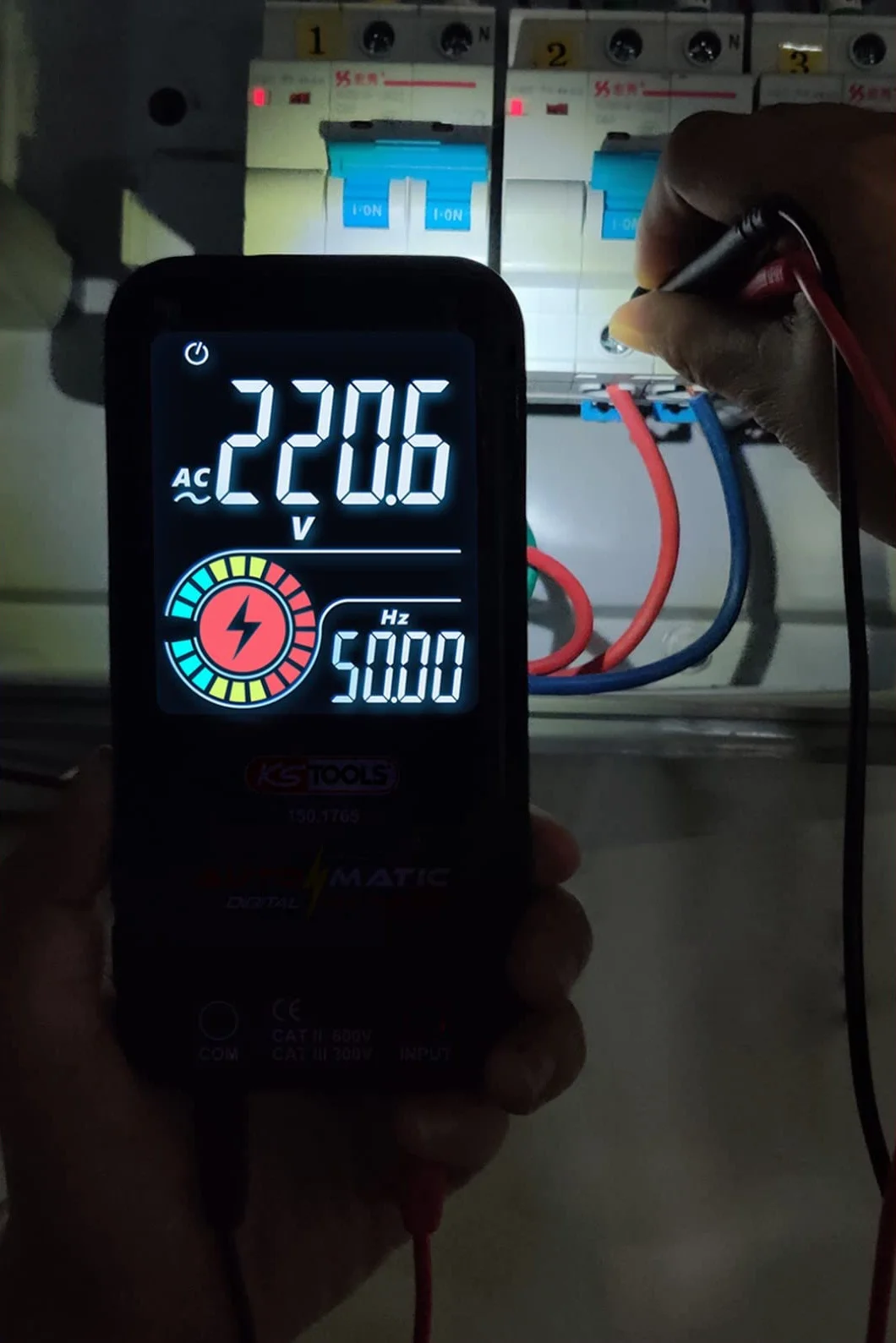 KS TOOLS Multimètre numérique automatique, pointes de test incluses 150.1765