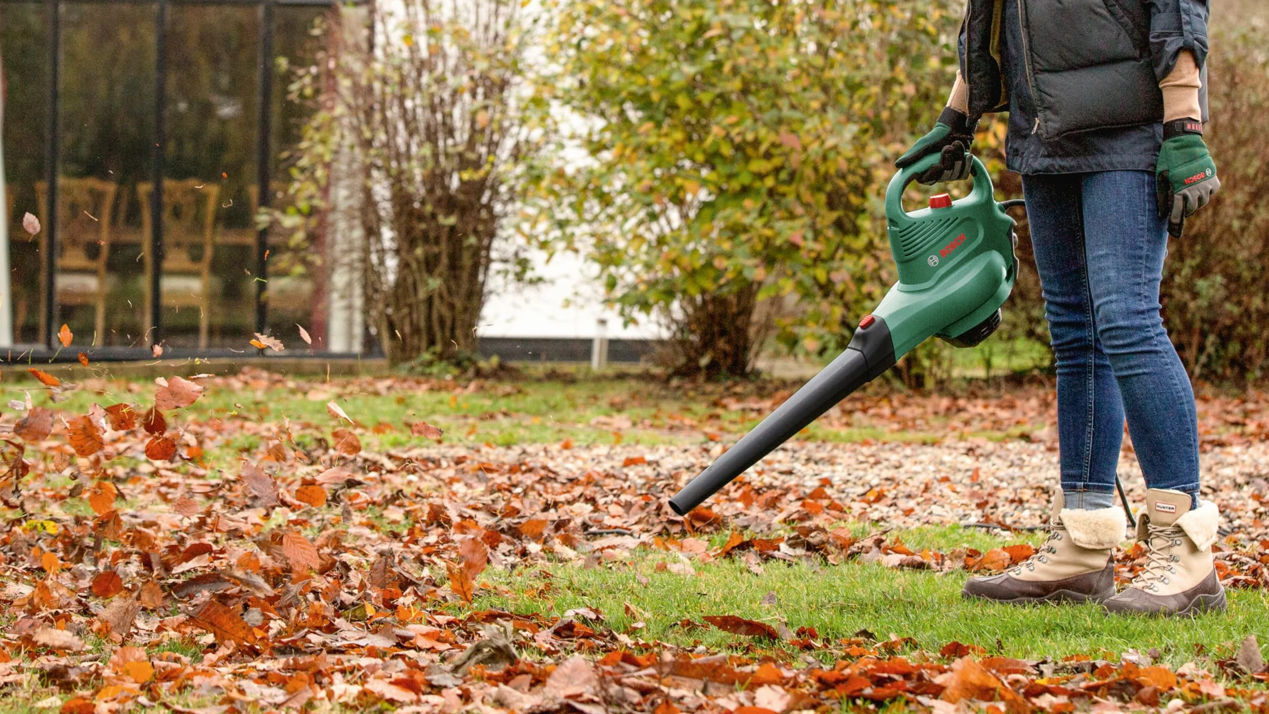 Bosch UniversalGardenTidy 2300 Aspirateur Souffleur Broyeur de Feuilles 2300 W 45 L