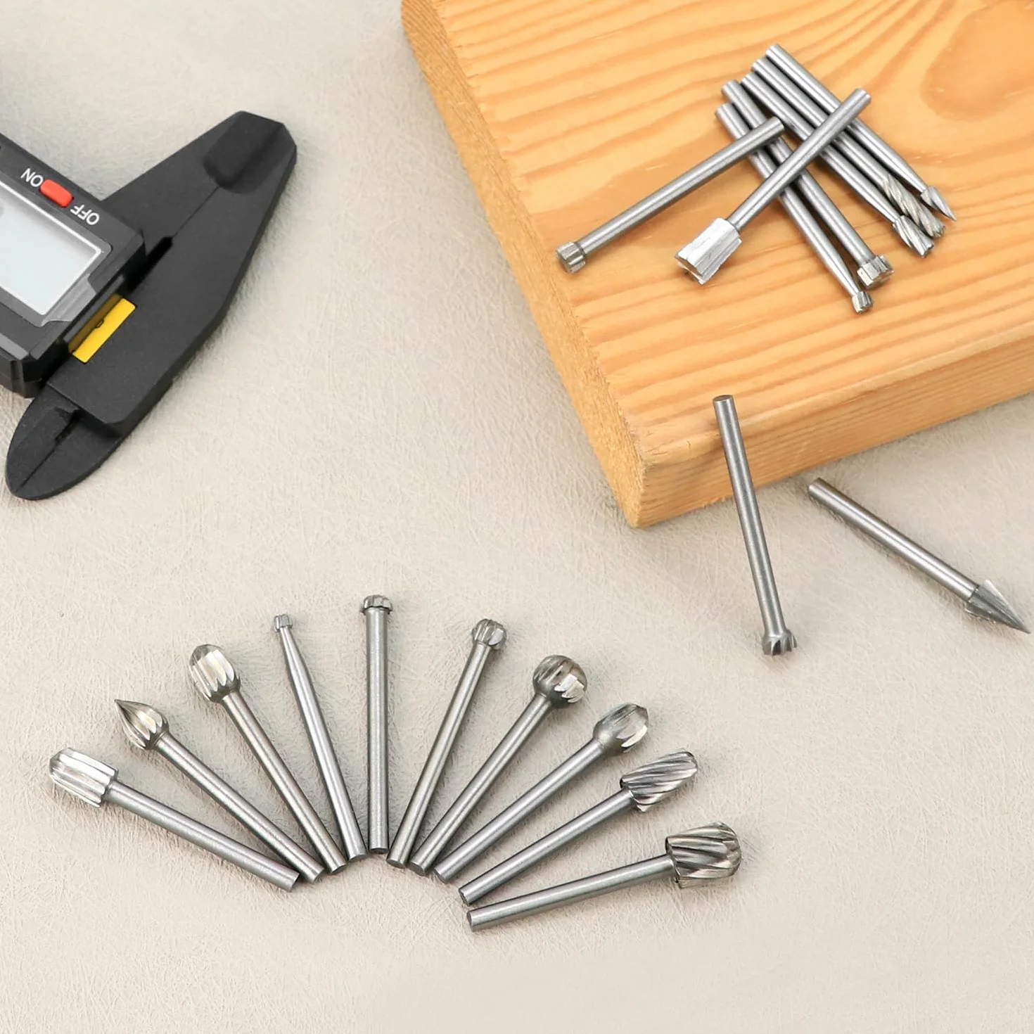 QWORK® Jeu de 20 Fraises Rotatives en Carbure HSS, Tige 1/8'' (3mm), Compatible avec Dremel, Outil Rotatif pour Bois, Métaux, Sculpture, Gravure, Polissage