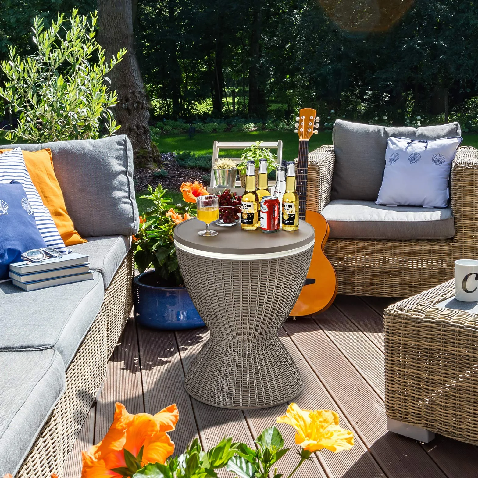 COSTWAY Table Glacière 30L 2 en 1 avec Plateau Relevable, Seau à Glace Imitation Rotin, Ø 43 x 57,5/82 cm Brun