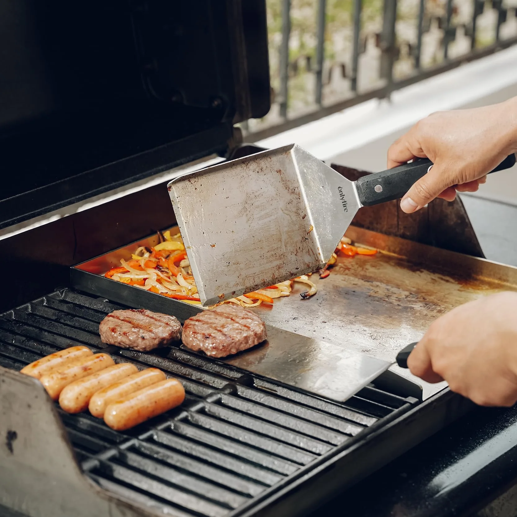 Onlyfire Set de 3 Spatules BBQ Plancha Acier Inoxydable - Spatule à Rebords, Longue et Grattoir - Accessoires Barbecue, Teppanyaki, Smash Burgers