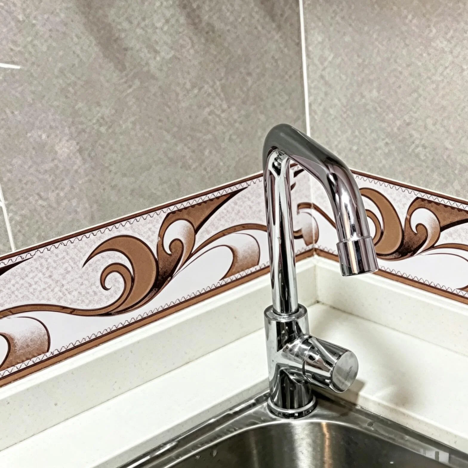 Lot de 2 frises de papier peint autocollant en PVC - 10 m x 5 cm - Motif nœud - Imperméable - Pour cuisine, salle de bain, chambre à coucher, salon (C - 2 pièces)