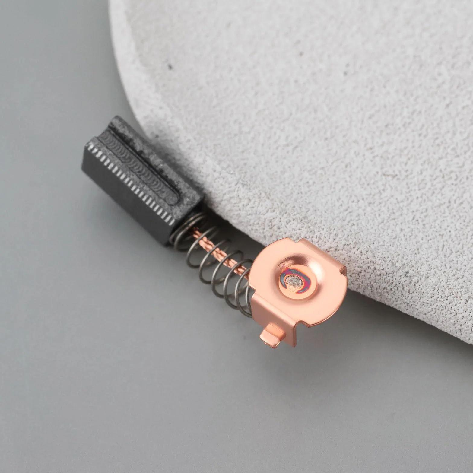 2 Paires de Balais de Charbon pour Meuleuse D'angle 5x8x12mm Compatible avec Silverline 123339 563709 382246 868736
