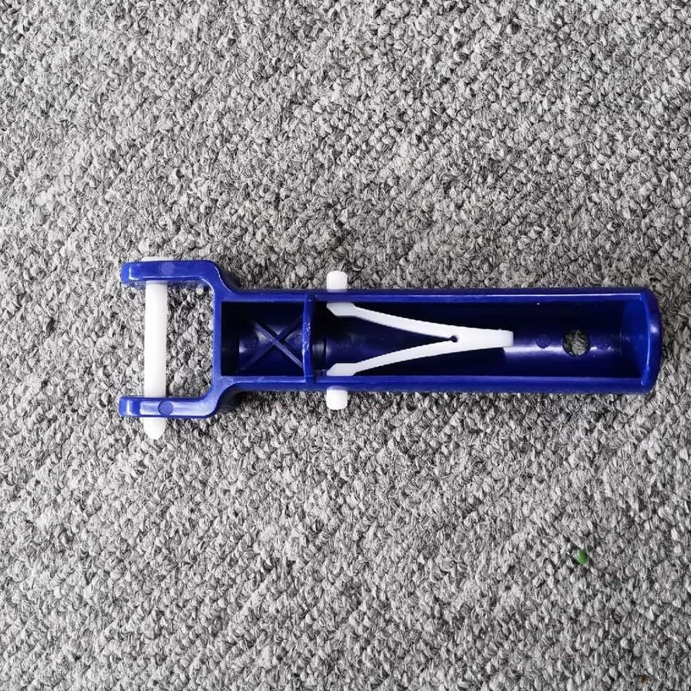 Tête d'aspirateur de piscine avec clip papillon rapide et goupille de verrouillage pour bâtons télescopiques standard