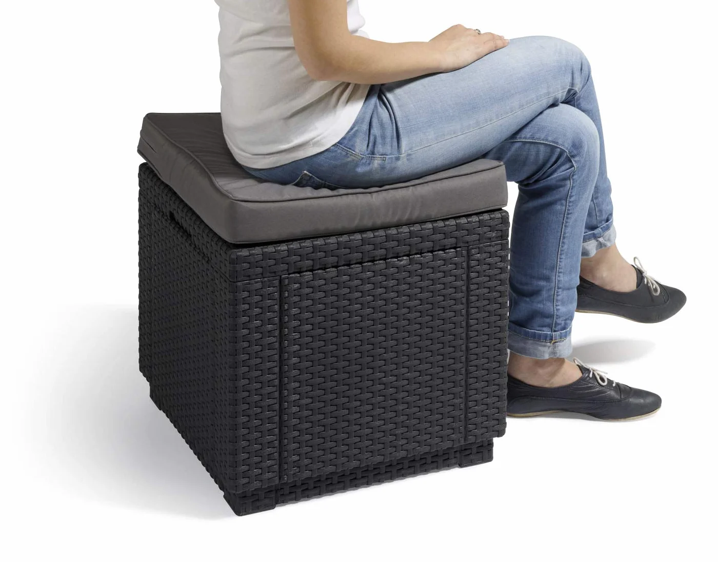Allibert par Keter Tabouret cubique avec rangement cappuccino coussin inclus couvercle amovible aspect rotin résistant intempéries 42x42x39 cm