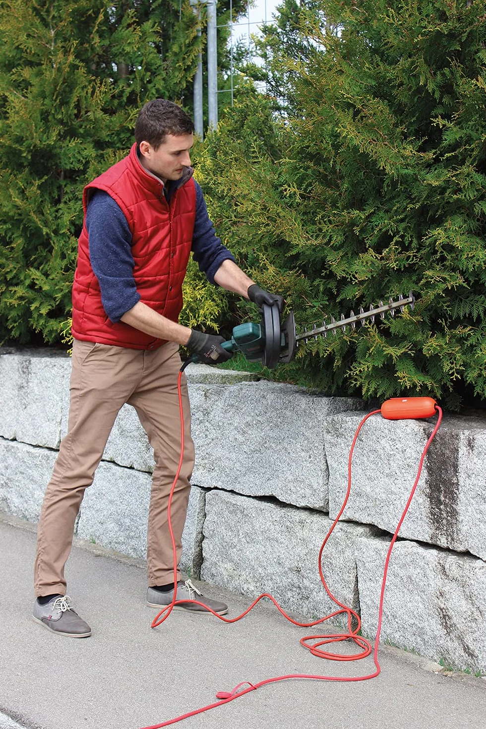 as - Schwabe Boîtier de Sécurité Fiche et Prise 2PT+T Protection contre les Influences Extérieures Parfait en Extérieur Avec Crochet de Suspension Pratique Rouge I 48707