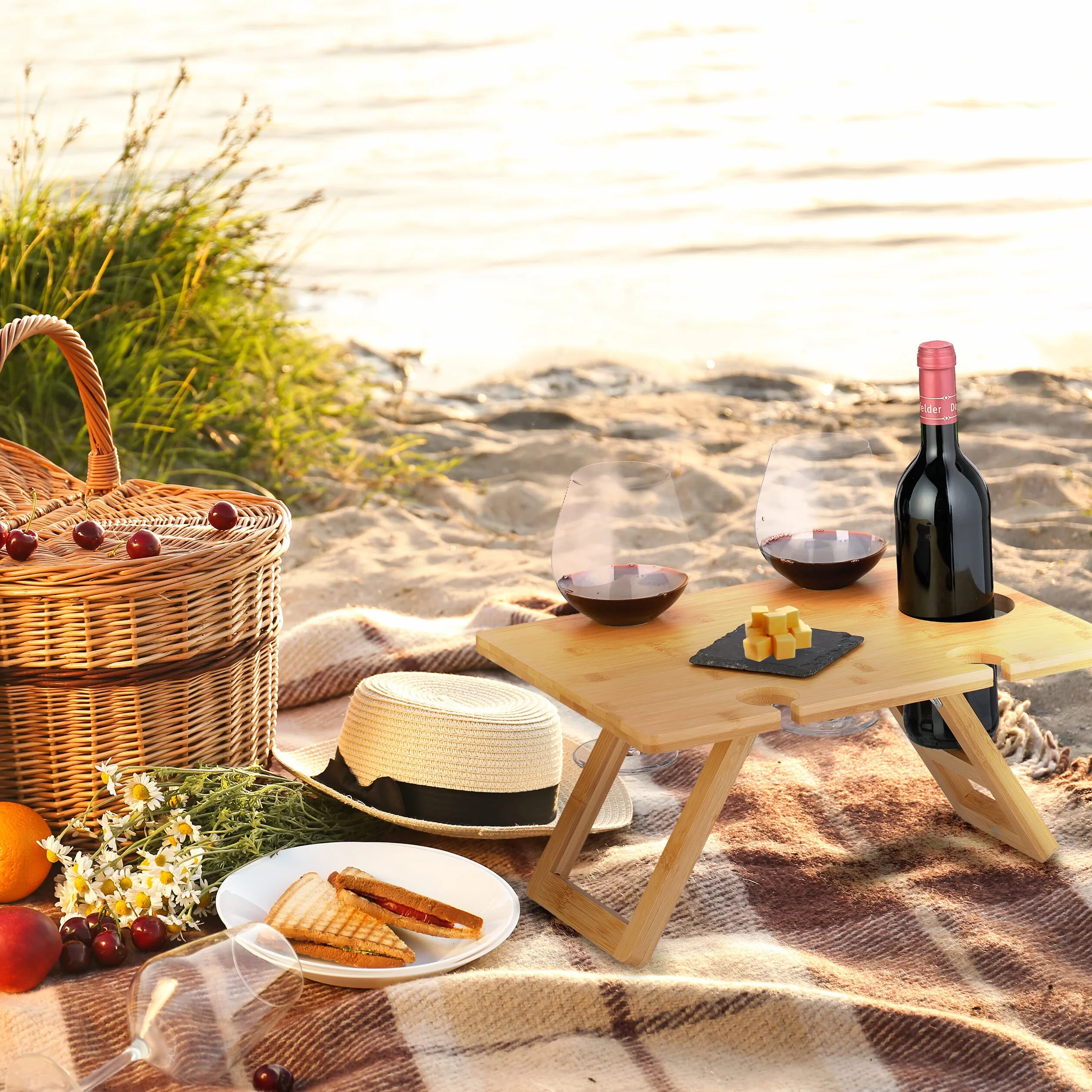 Relaxdays Mini-Table Portative en Bambou Nature, 20x40x30 cm, Encoche 4 Verres de Vin et 1 Bouteille