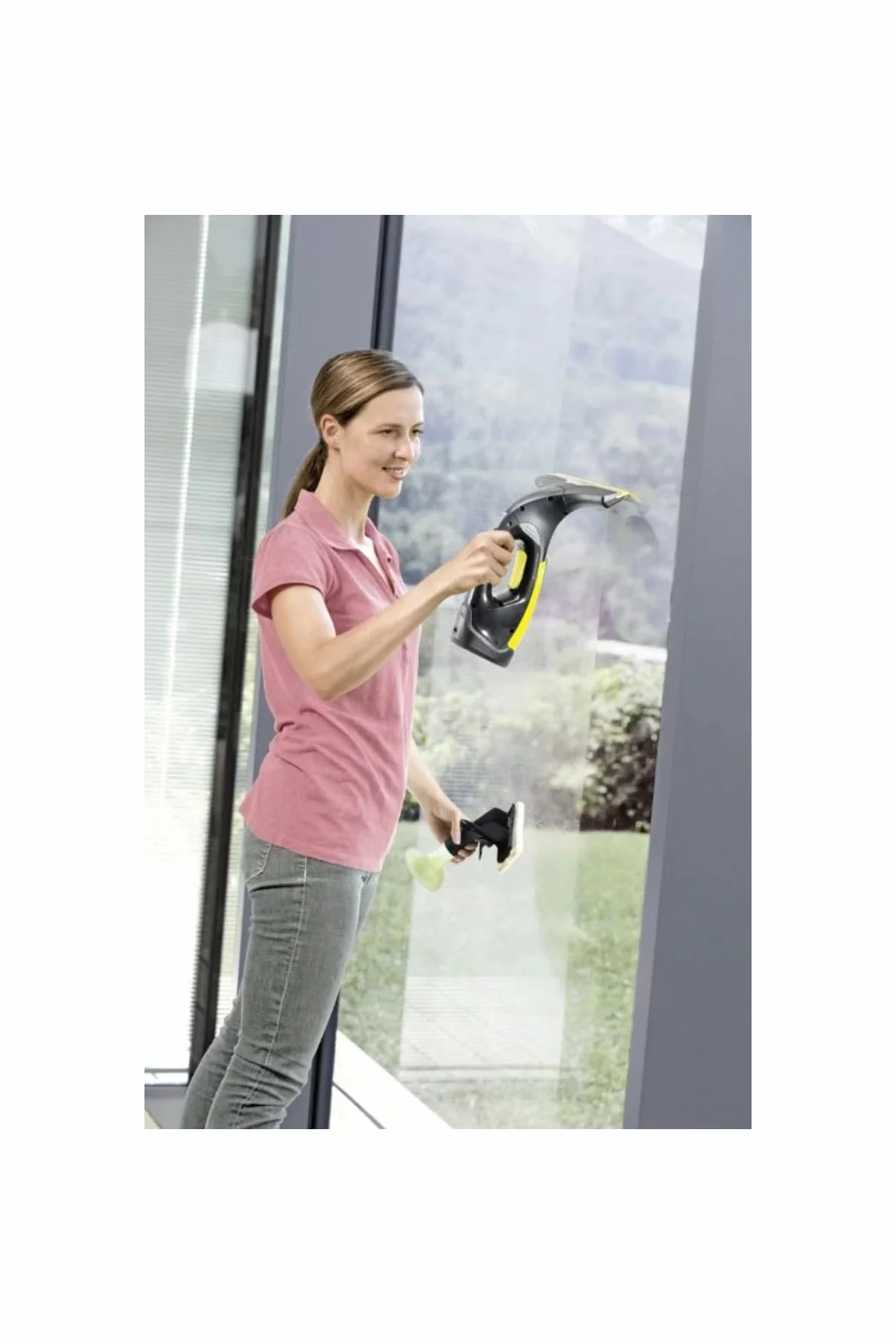 KÄRCHER Nettoyeur de Vitres WV 2 Black Edition, Autonomie de Batterie : 35 Min, Affichage LED, 2 Raclettes, Pulvérisateur avec Microfibres, 20 ML Nettoyant Vitres Concentré