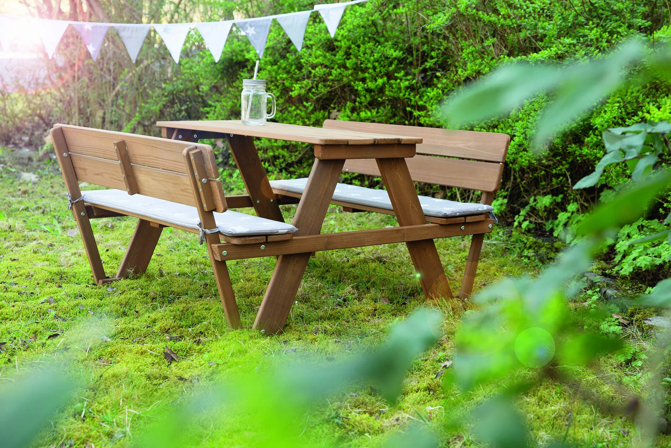 Ensemble de Table et Bancs Picnic 4 Places Bois Massif Résistant aux Intempéries 89 x 107 cm Teinté en Teck