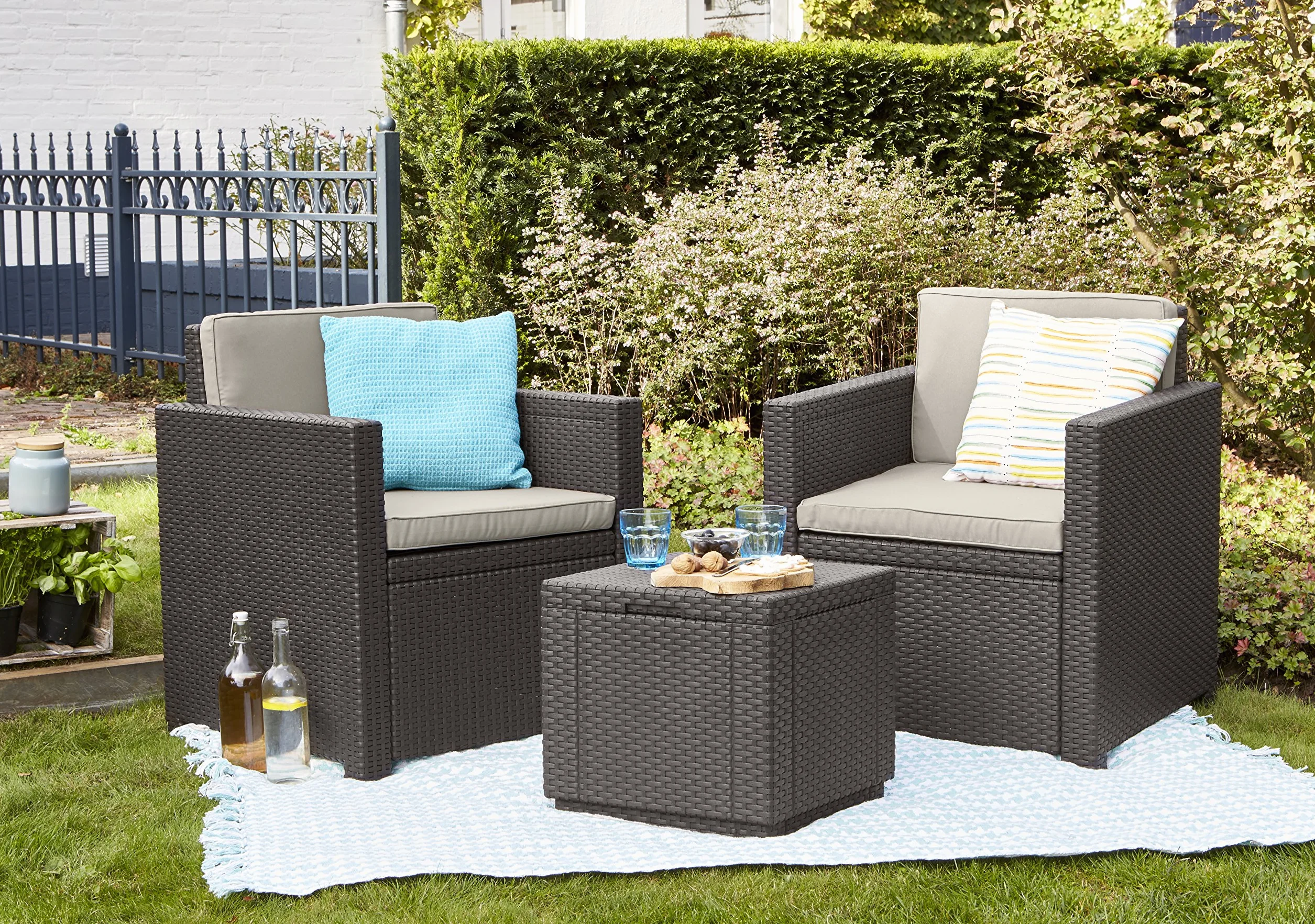 Allibert par Keter Tabouret cubique avec rangement cappuccino coussin inclus couvercle amovible aspect rotin résistant intempéries 42x42x39 cm