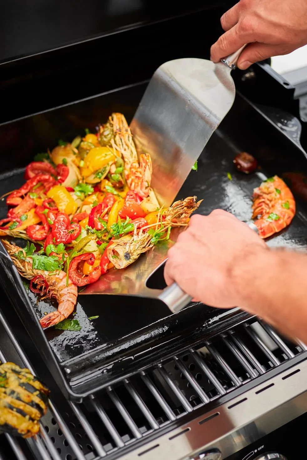 RÖSLE Spatule à plancha large acier inoxydable 18/10, retourner viande et légumes