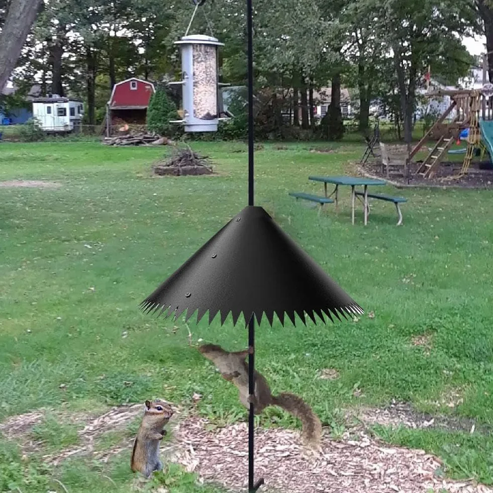 Déflecteur anti-écureuil 35,6 cm pour poteaux à oiseaux réutilisable universel
