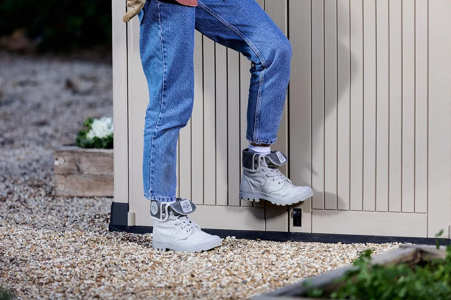 Keter Store-It Out Midi Hangar de rangement de jardin en plastique extérieur 130 x 74 x 21 cm beige et brun