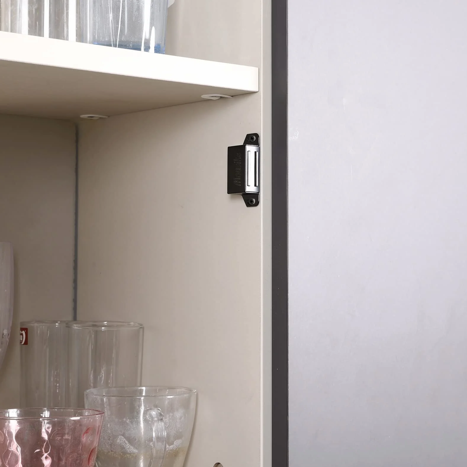 Mousike Aimants d'armoire 15KG Loquet de porte magnétique en acier inoxydable pour armoire de cuisine Loquet de tiroir de porte d'armoire (Paquet de 4)