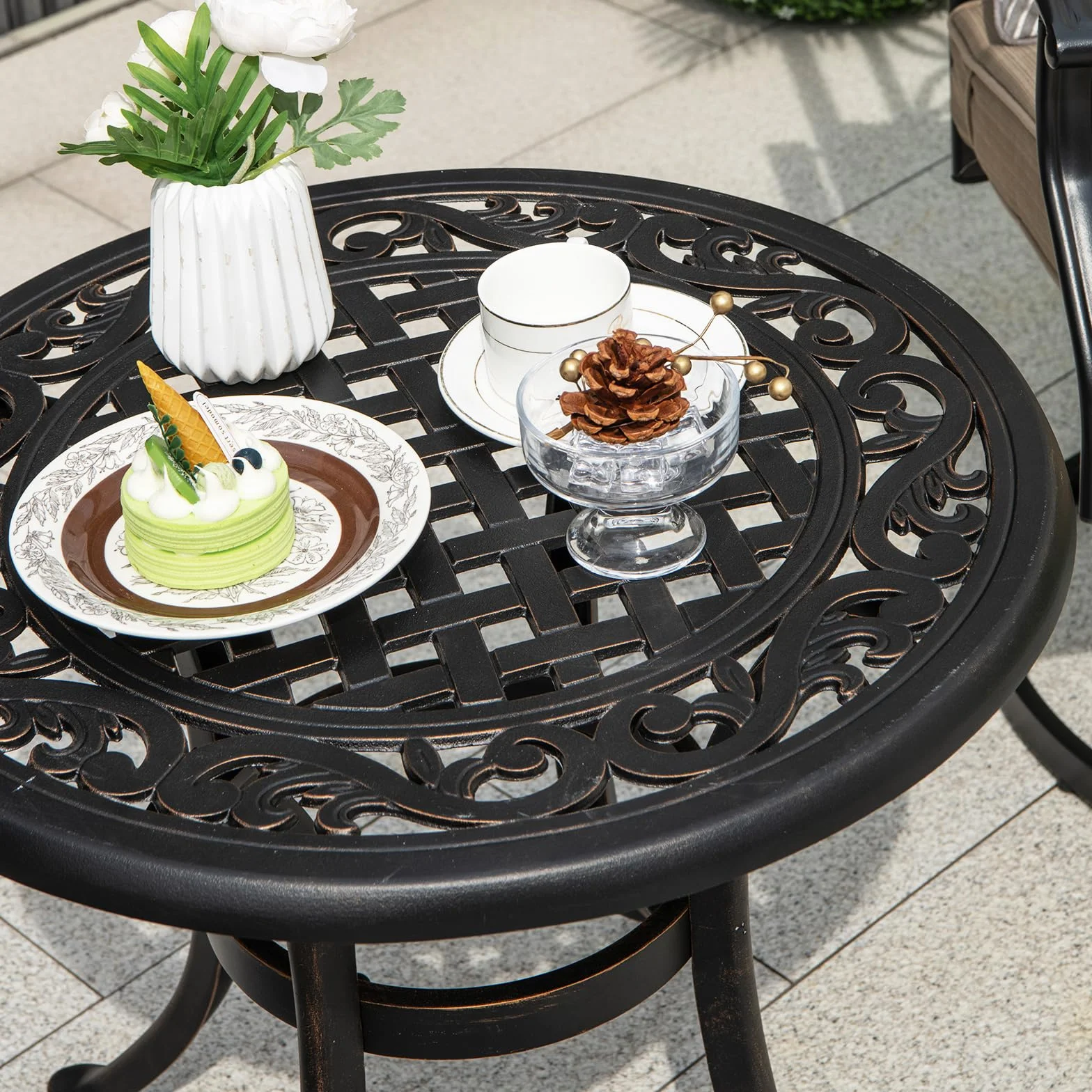 GIANTEX Table de Jardin Fonte d'Aluminium Ronde Bistrot Coussinets Réglables Bronze Antique