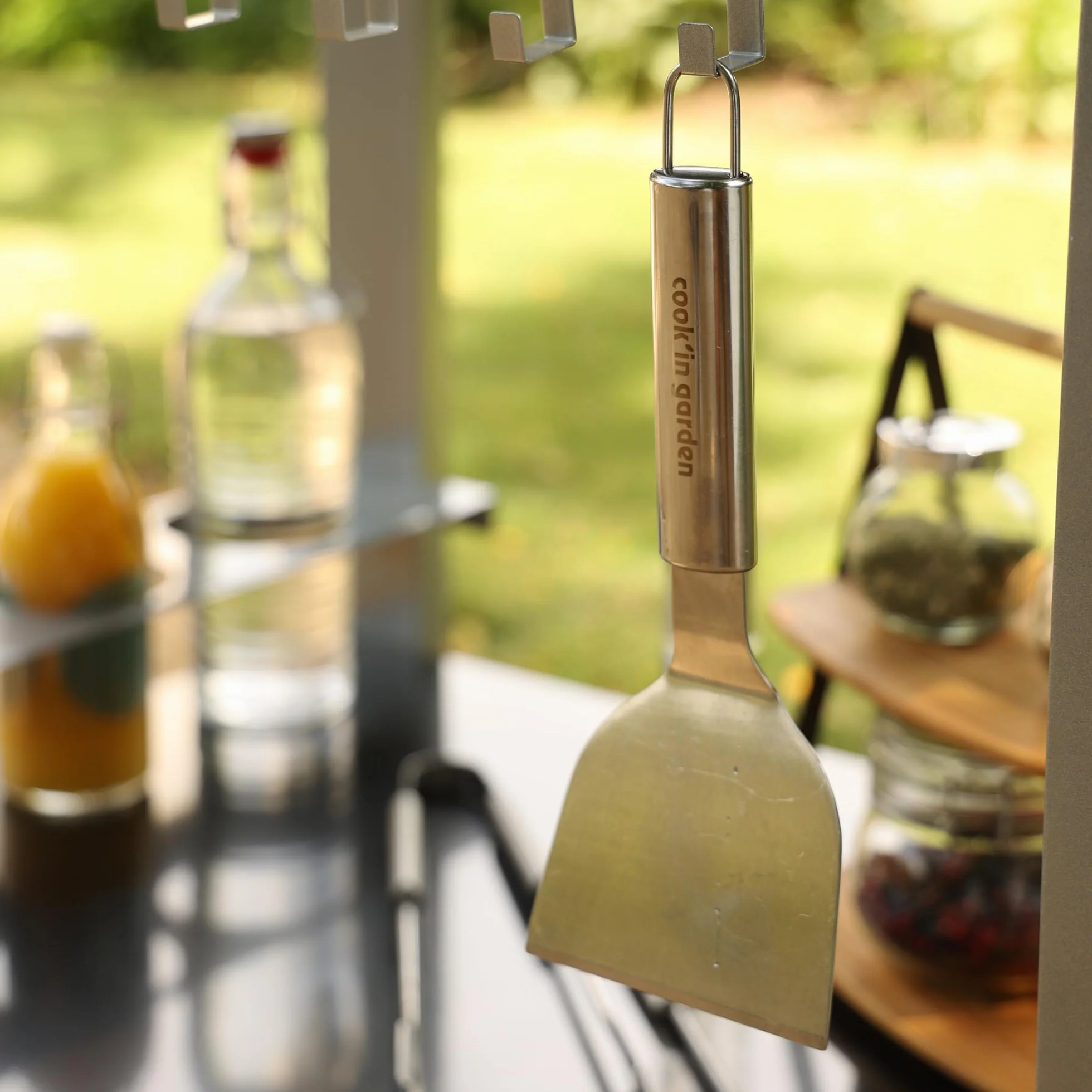 Spatule Universelle en Inox pour Barbecue et Plancha, Accessoire Robuste de Cuisine Extérieure