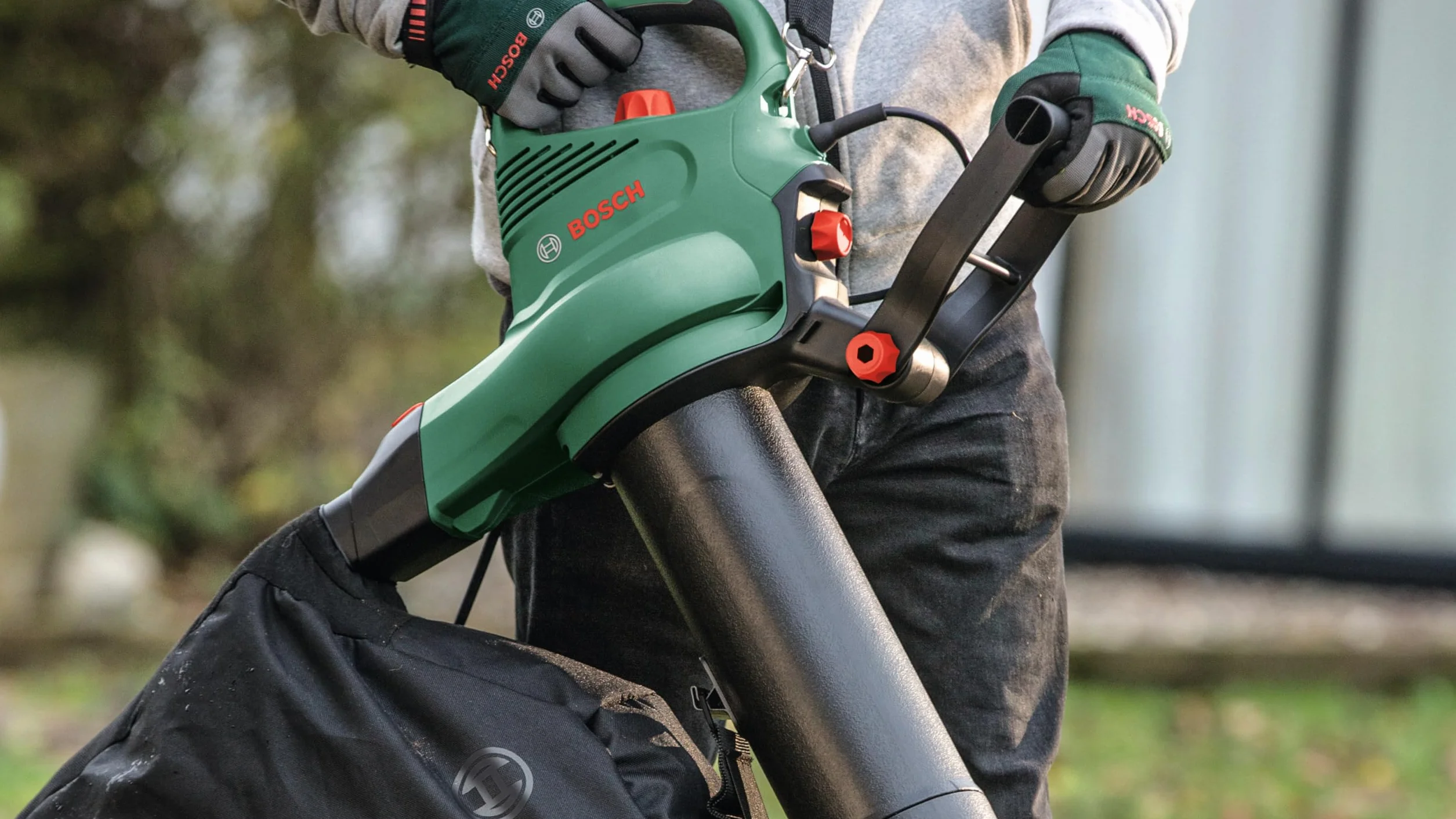 Bosch UniversalGardenTidy 2300 Aspirateur Souffleur Broyeur de Feuilles 2300 W 45 L