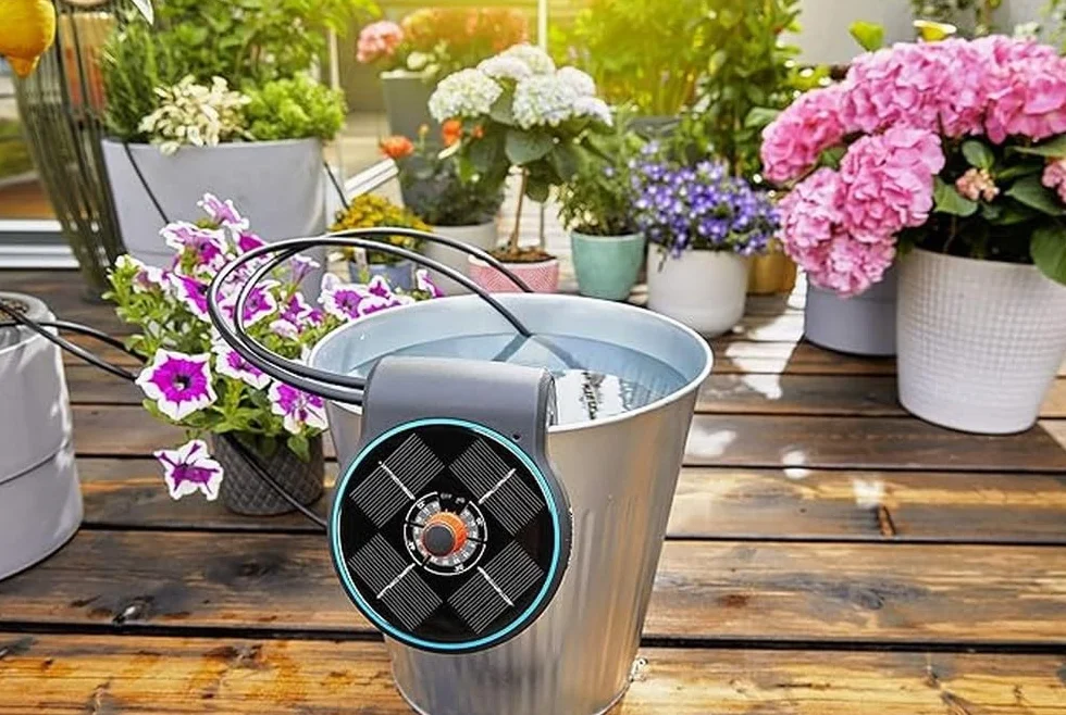 Gardena AquaBloom Ensemble d'arrosage solaire système d'irrigation pour plantes balcon pot jusqu'à 4 m 13300-20