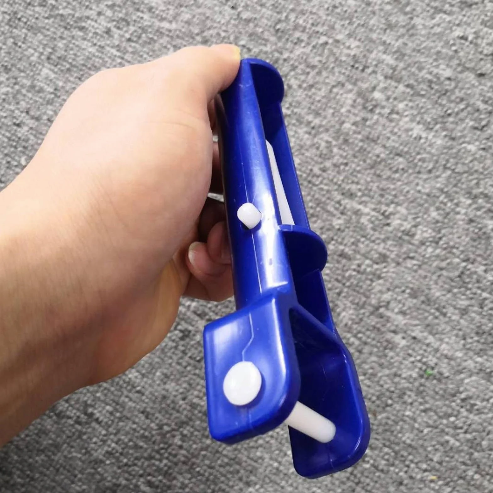 Poignée de rechange pour piscine en plastique avec clip papillon standard Bleu