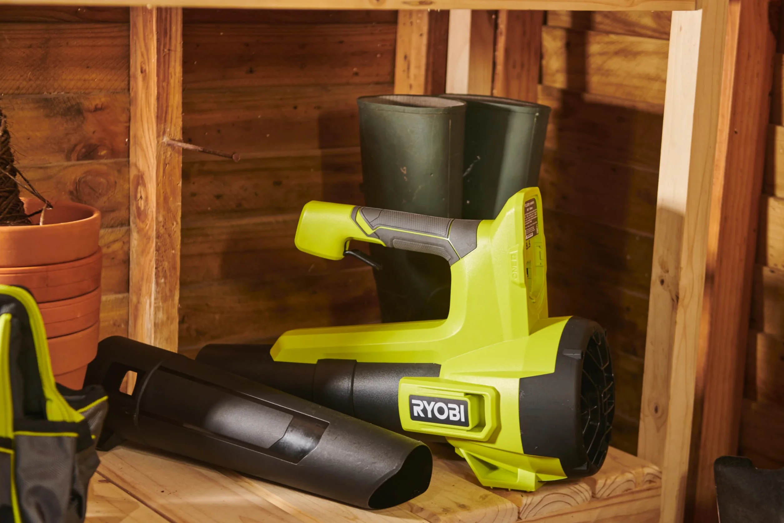 RYOBI Souffleur Turbo Jet 18V 160 km/h sans Batterie ni Chargeur RY18BLB-0