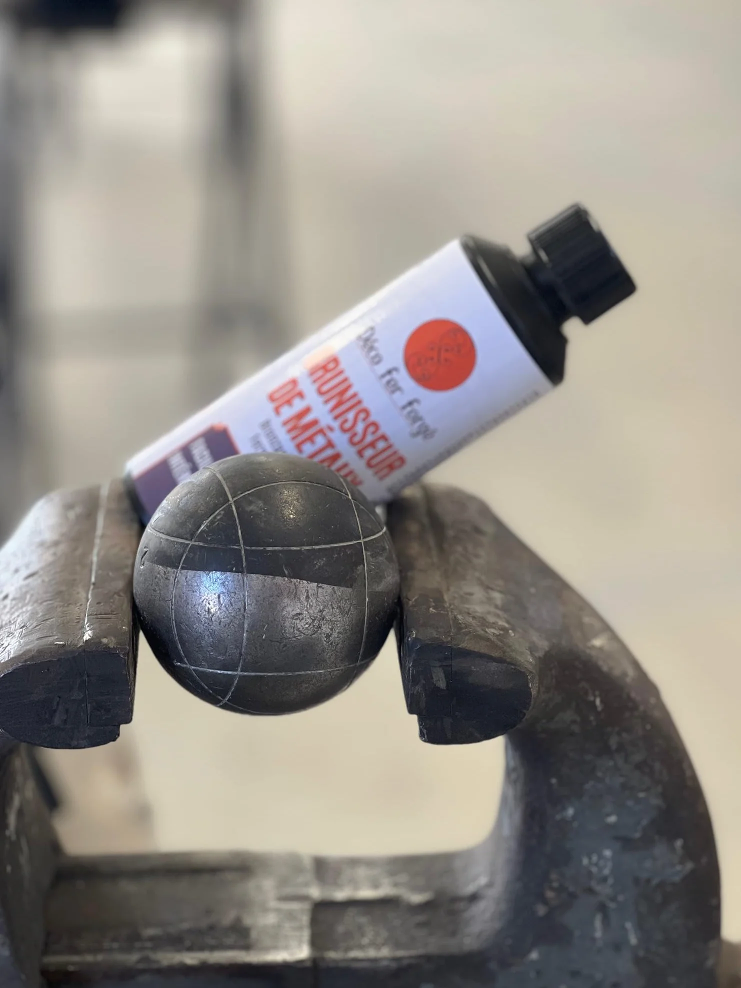 DECO FER FORGE -Brunisseur Metaux -Metal Concentre à Froid Fer Acier Laiton Bronze Cuivre Arme -Brunissage Noir Durable Efficace Rapide Facile Made in France -Grande Quantité 1L de liquide (1000 ml)