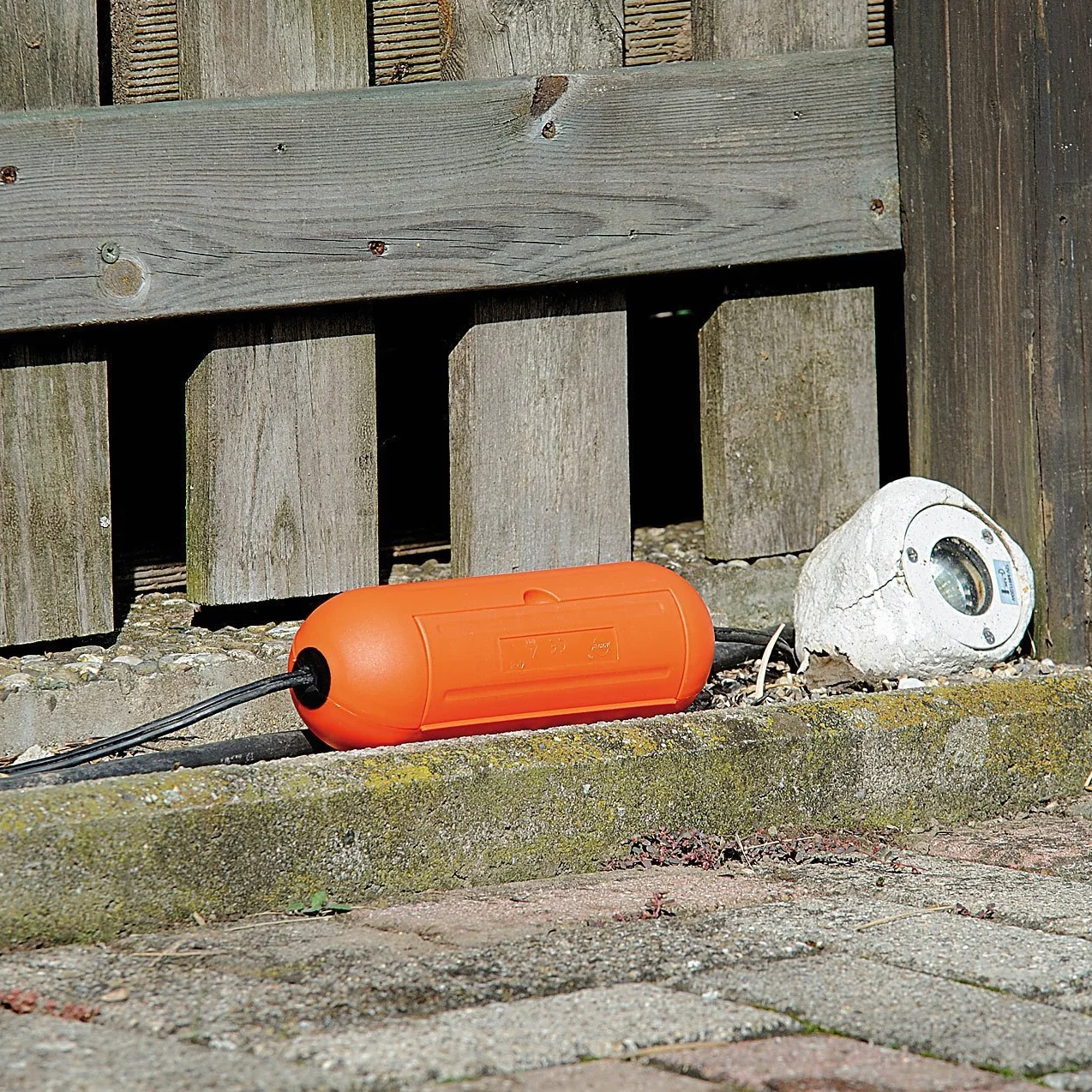 Electraline 360000000 Boîtier de Protection pour Fiches et Connexions de jardin IP44, Orange