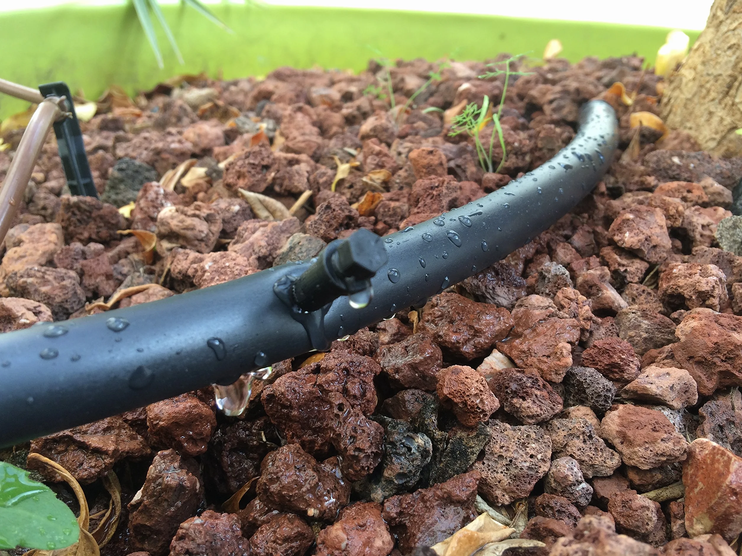 Tuyau pour arrosage en goutte à goutte 16 mm x 100 m noir