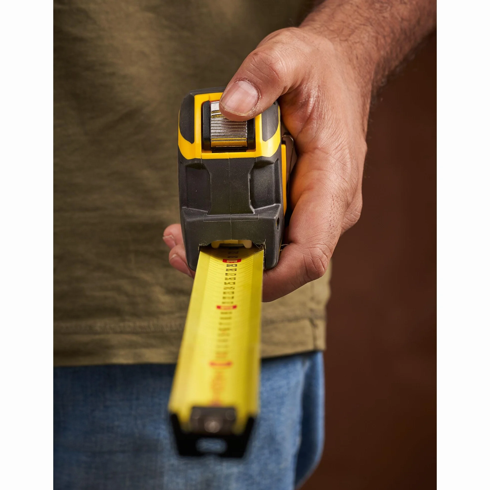 STANLEY Mesure auto lock 8 m x 32 mm ruban large crochet position du zéro réel boitier ergonomique bi matière
