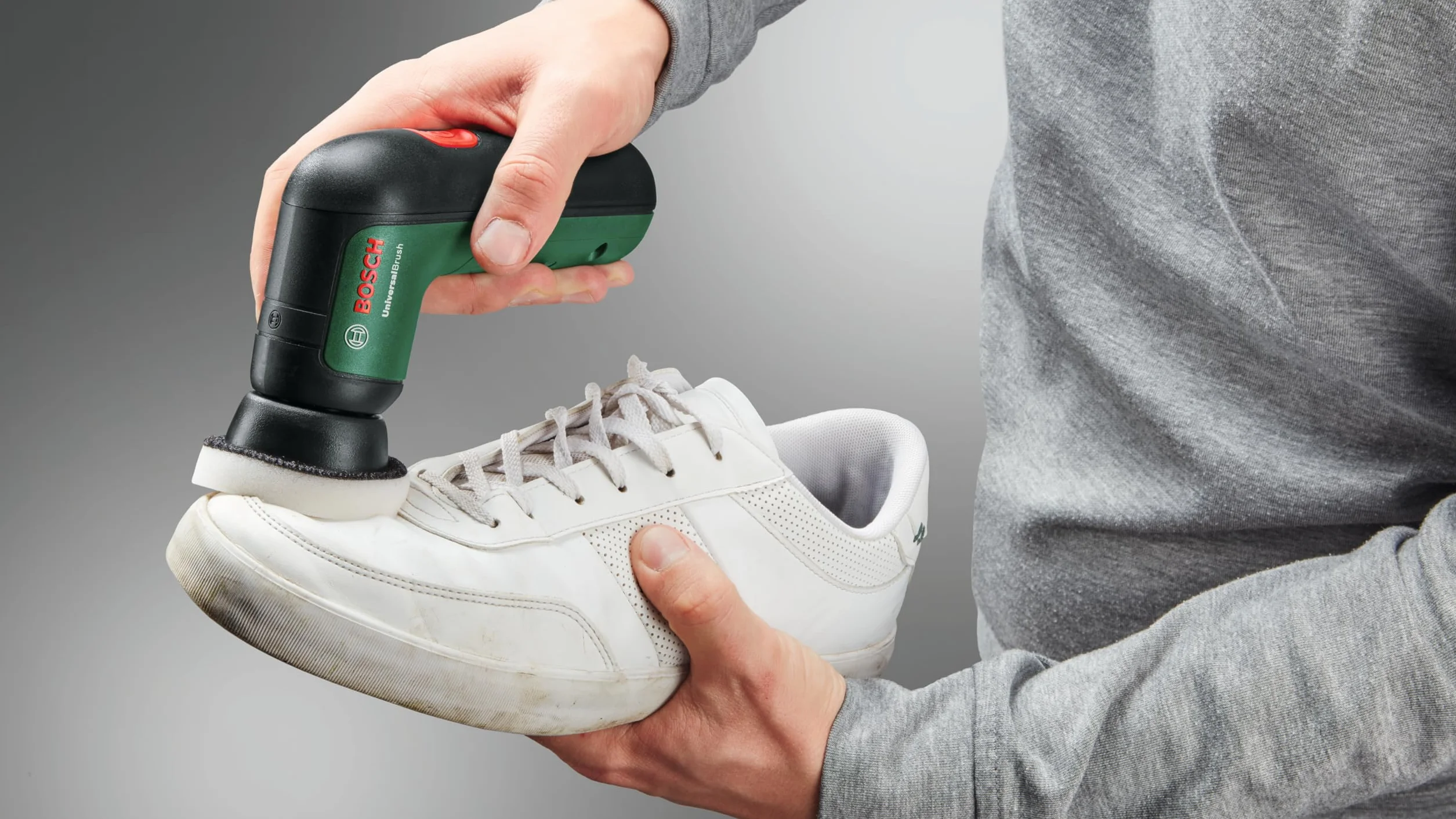 Bosch Brosse de Nettoyage électrique UniversalBrush (Batterie intégrée de 3,6 V, 1 câble Micro USB et 4 Accessoires de Nettoyage fournis, dans Un Emballage en Carton)