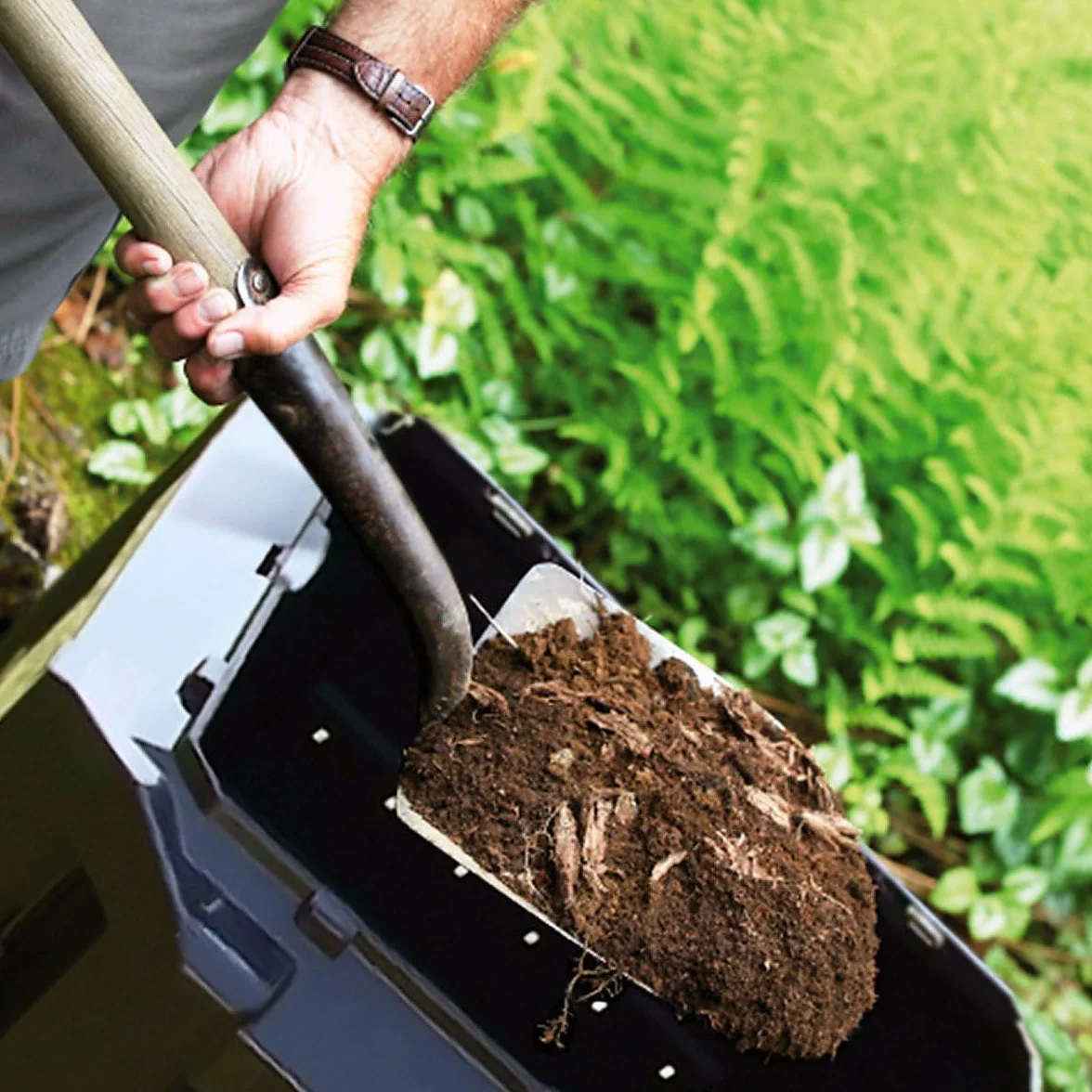 Composteur de Jardin 800 L Plastique Noir avec Couvercle et Trappe d'extraction