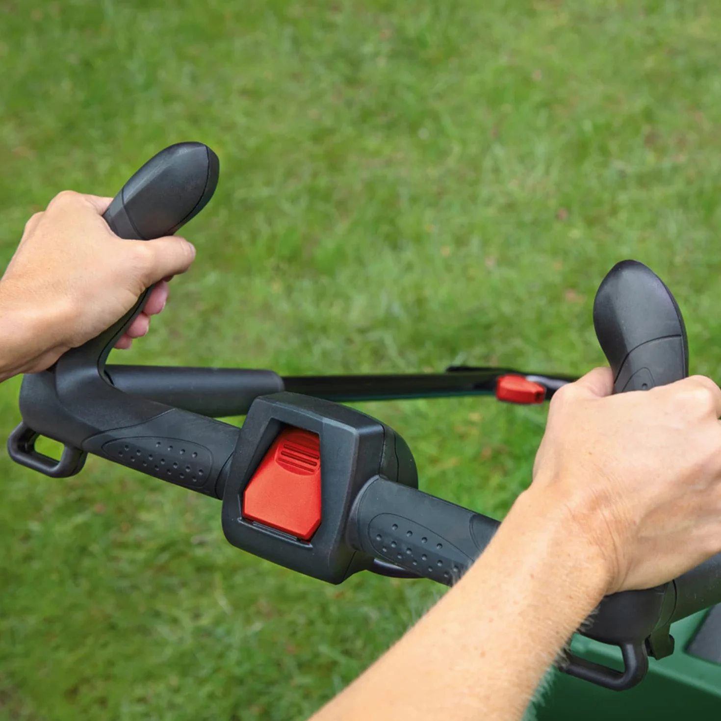 Bosch Tondeuse à Gazon sans Fil CityMower 18V-32-300 18V 4,0 Ah Moteur Brushless Largeur de Coupe 32 cm