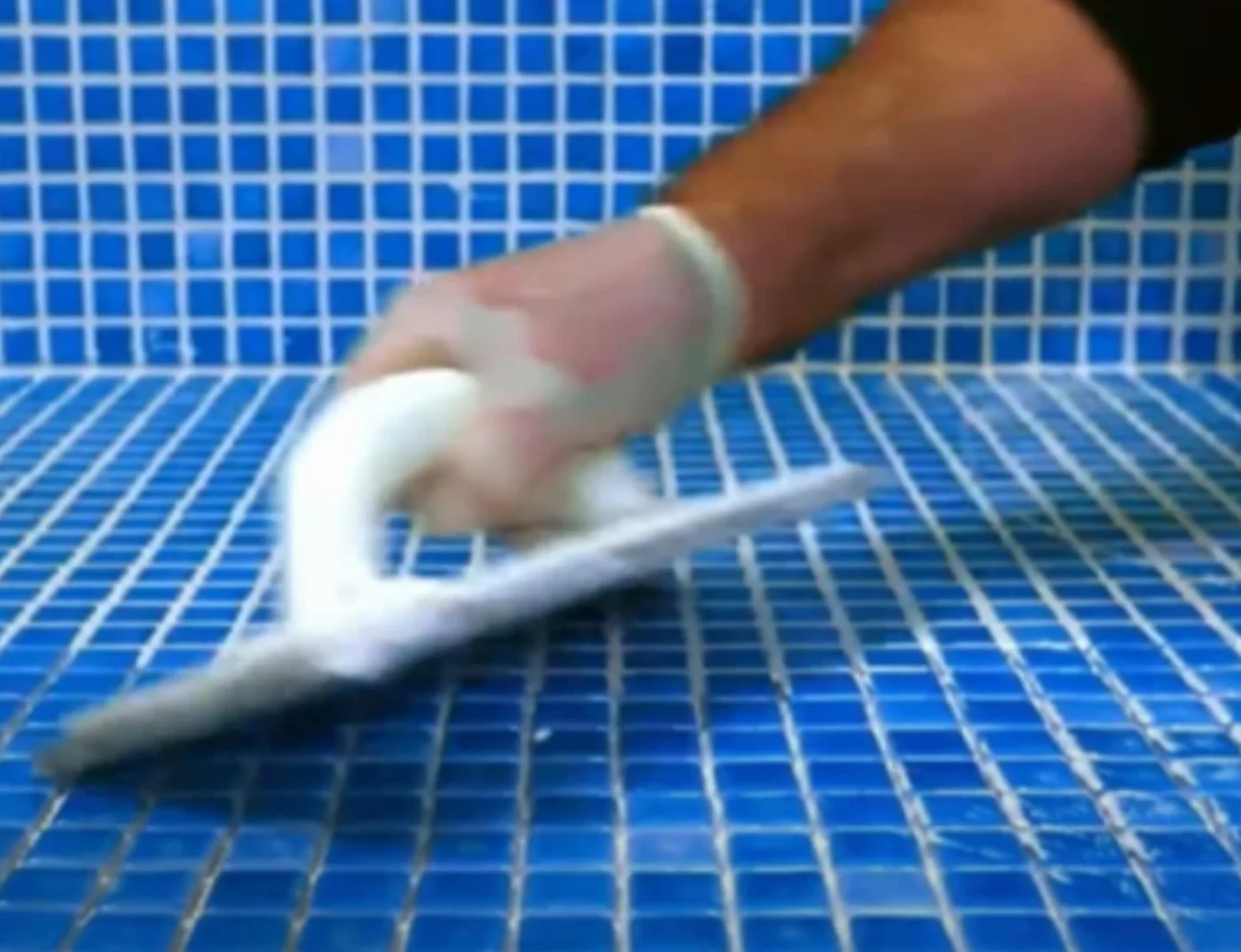 Joint de carrelage adapté piscine, Haute Résistance, Gris Quartz, Weberjoint HR 5KG, WEBER