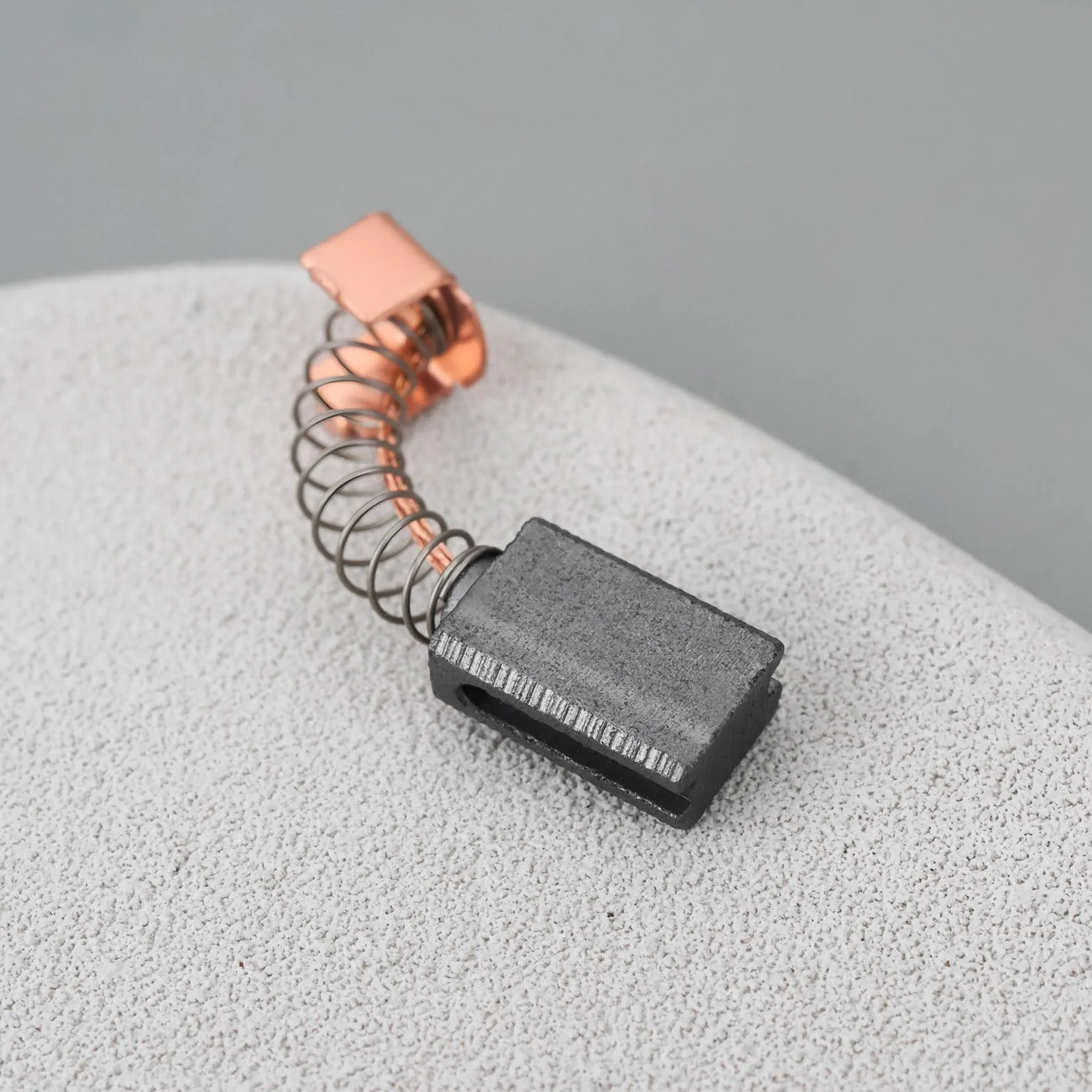 2 Paires de Balais de Charbon pour Meuleuse D'angle 5x8x12mm Compatible avec Silverline 123339 563709 382246 868736