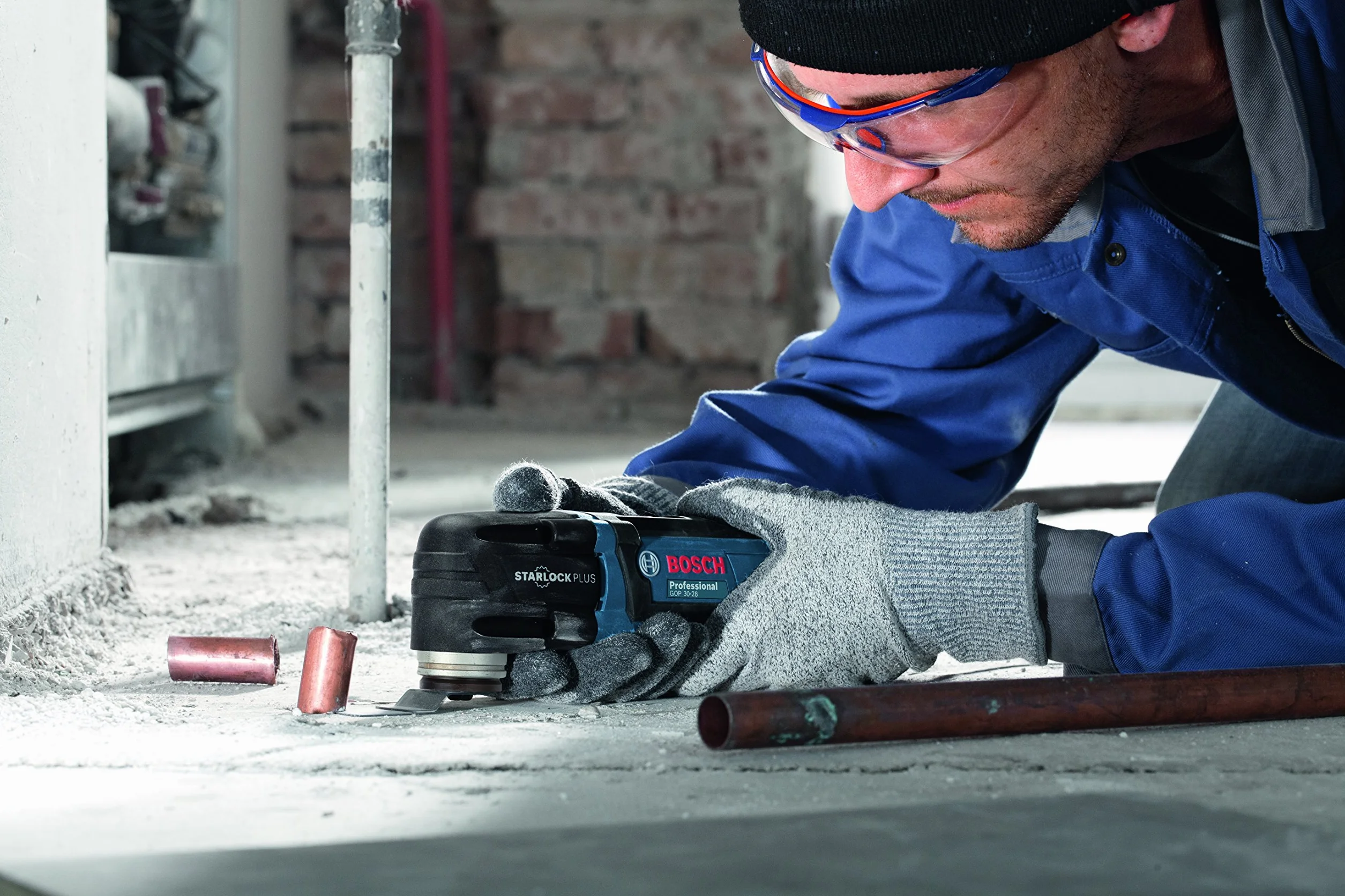 Bosch Professional découpeur-ponceur GOP 30-28 (7 lames plongeantes BIM Starlock, 2 lames segments BIM Starlock, 1 plateau concrétion carbure, 5 feuilles abrasives, 1 plateau triangulaire, L-BOXX)