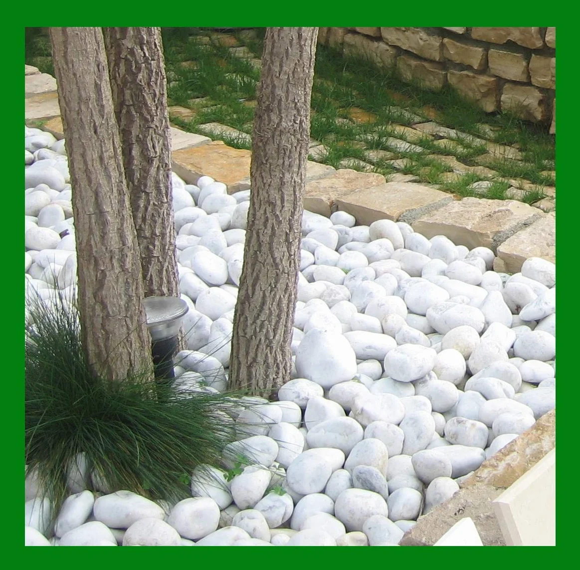 Galets de marbre blanc Carrara 25/40 mm sac 25 kg pierre blanche jardin