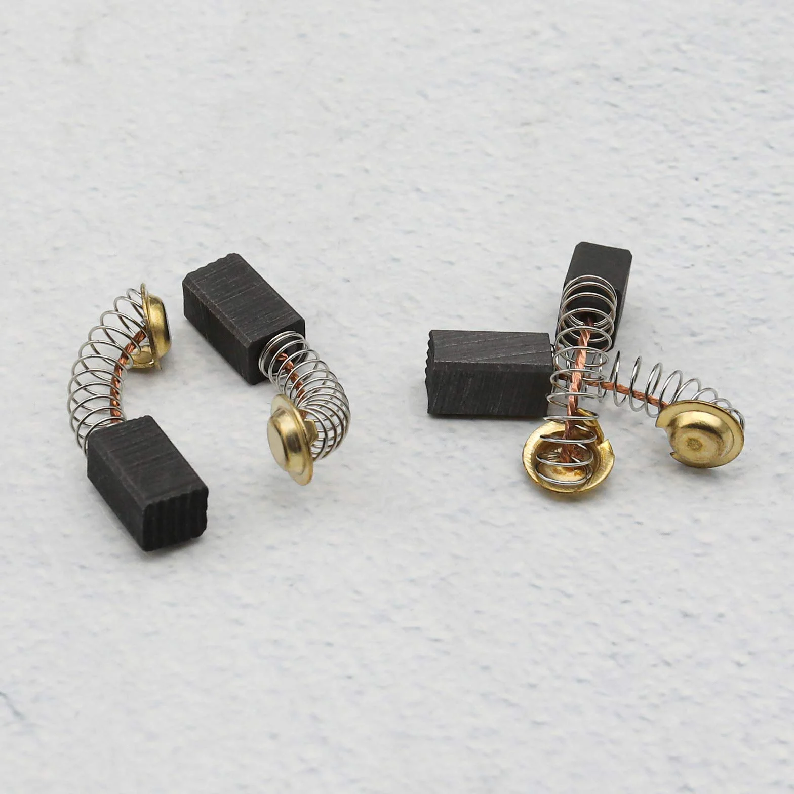 Lot de 2 paires de balais de charbon pour moteur 6,5 x 7,5 x 12 mm compatibles avec marteau perforateur rotatif Guild PDH26G 1000W Mannesmann 12590