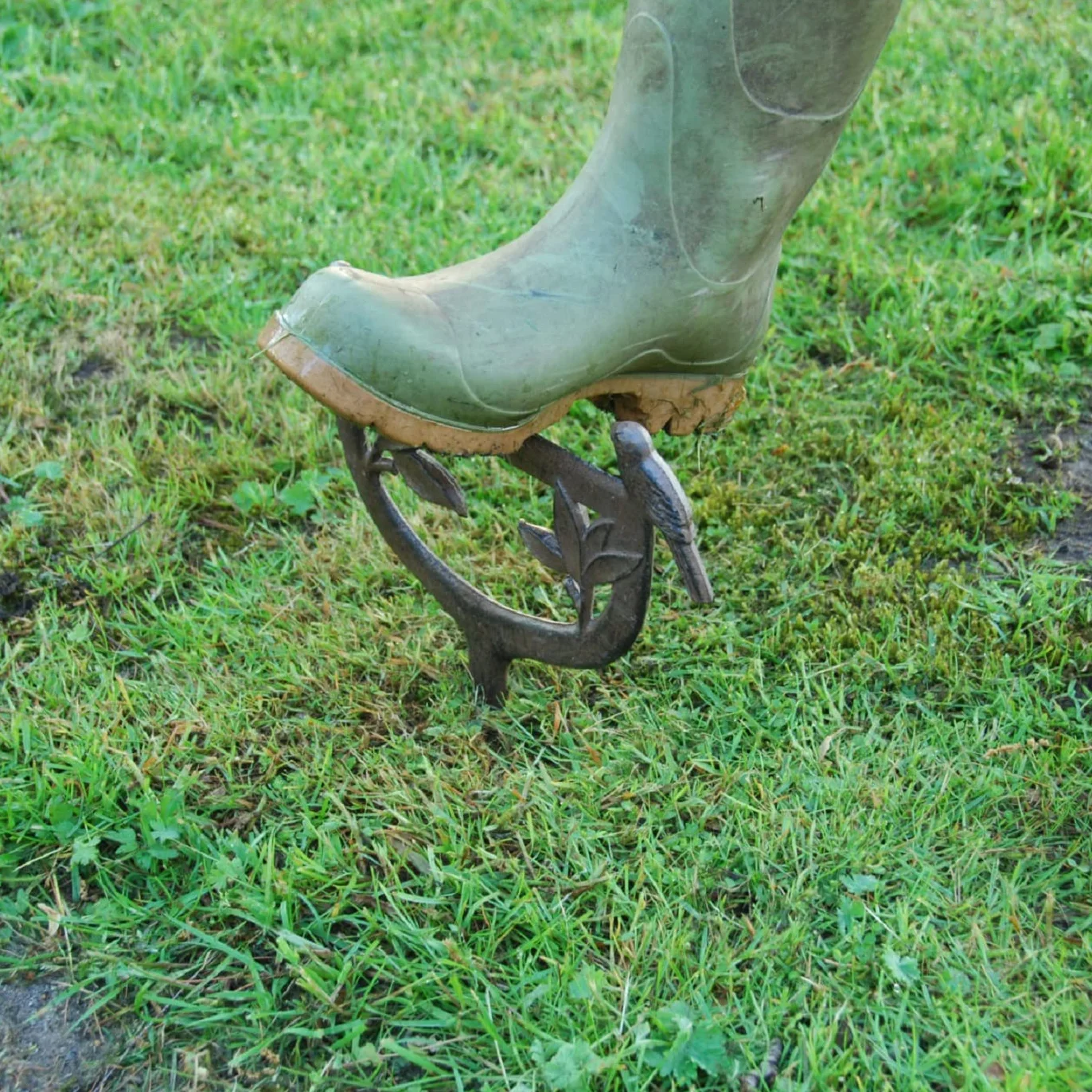 Esschert Design Cast Iron Boot Scraper Bird Motif 27 cm x 1.6 cm x 34 cm