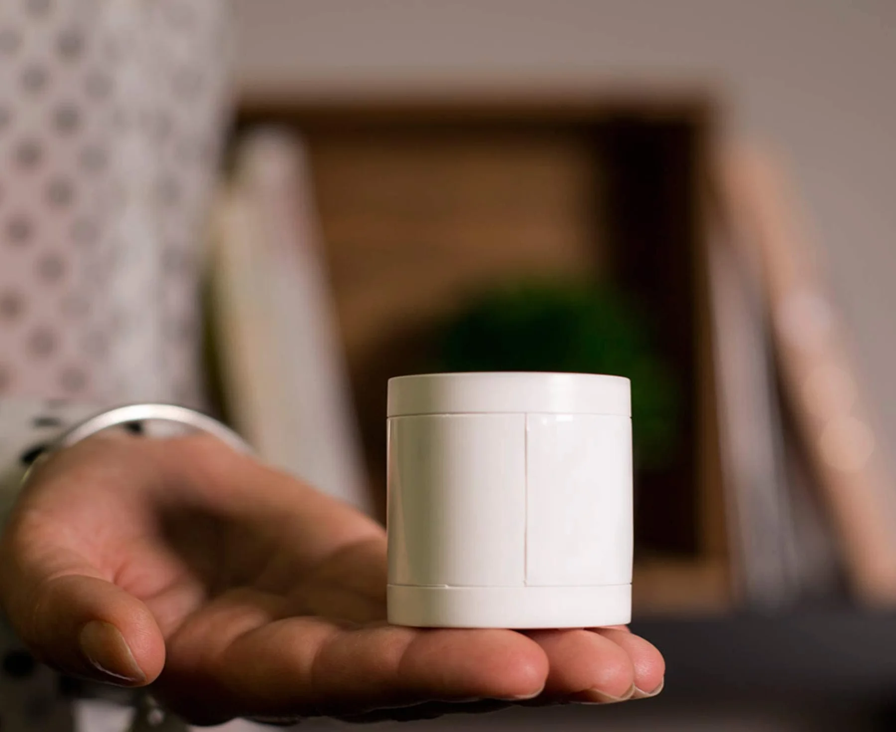 Somfy 2401490 - Détecteur de Mouvement Intérieur - Compatible Animaux - Compatible Home Alarm (Advanced, Essential), One (+)
