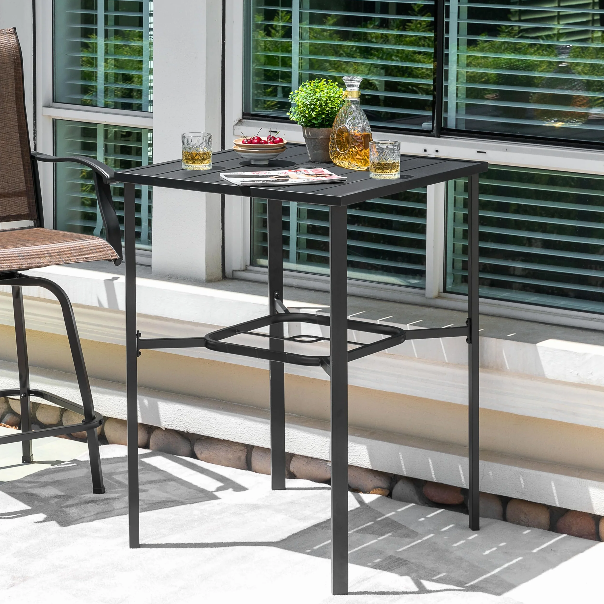 Avestar Table Haute d'extérieur Carrée 71 cm avec Trou à Parasol 4,3 cm Plateau à Lattes Structure métallique Revêtement poudré Noir