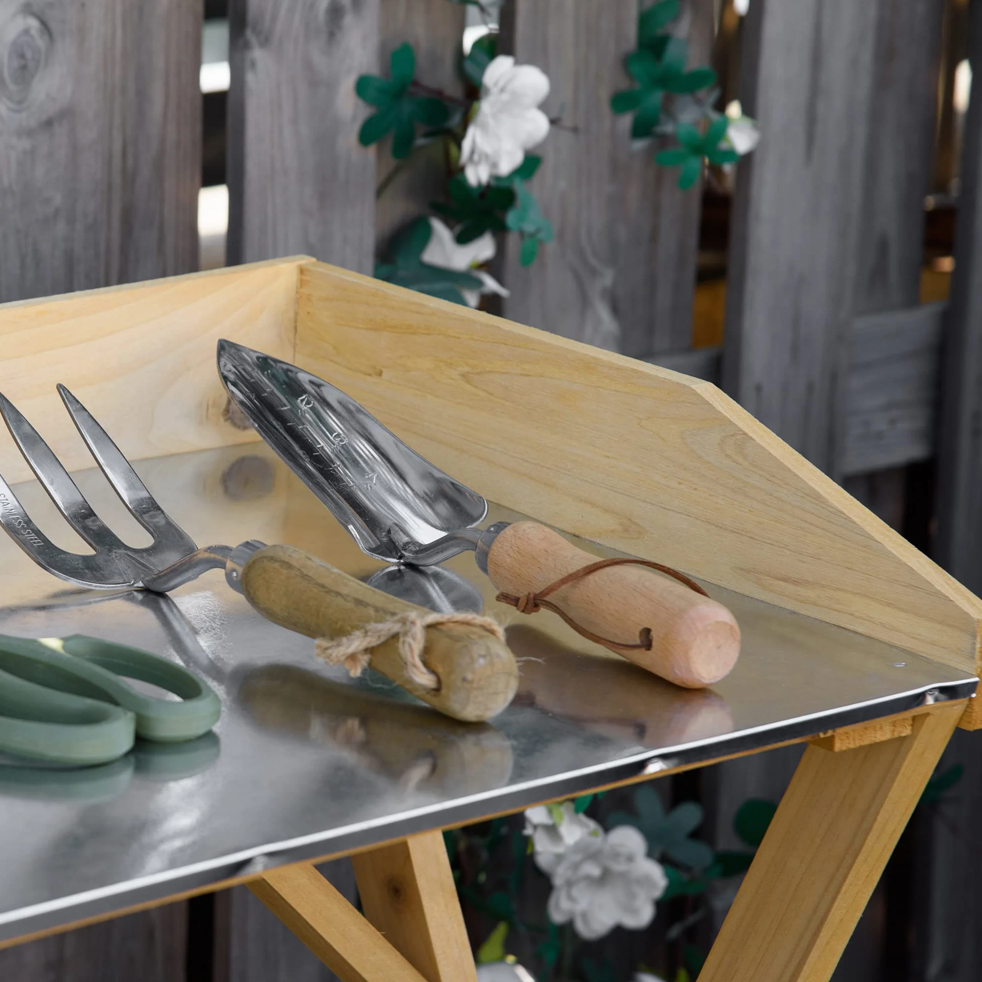 Outsunny Table de rempotage Jardinage Acier galvanisé Bois Sapin pré-huilé