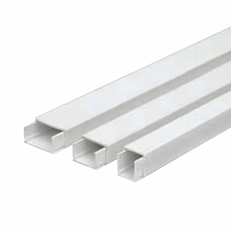 Wolfpack Goulotte adhésive avec couvercle 10 x 20 mm x 2 m