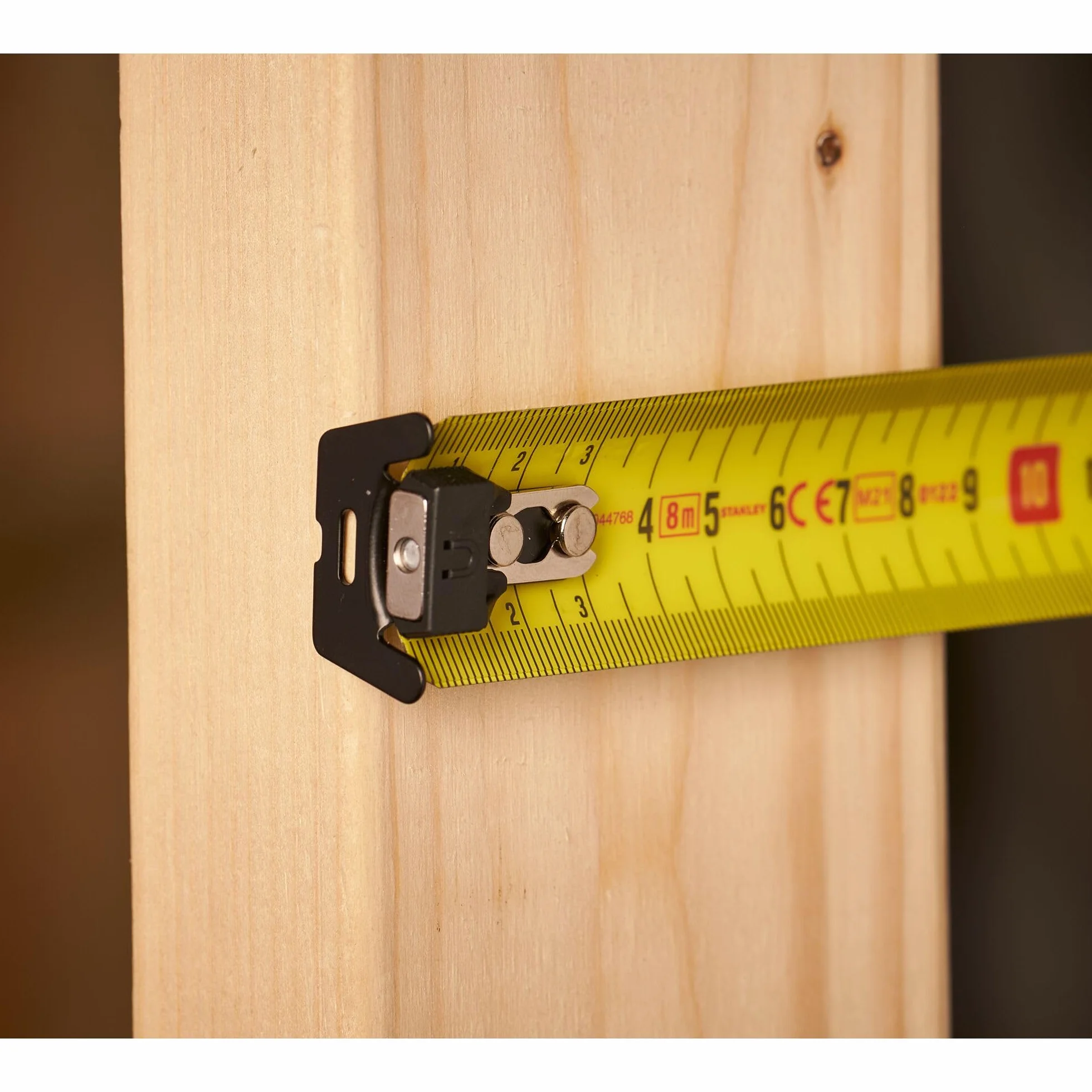 STANLEY Mesure auto lock 8 m x 32 mm ruban large crochet position du zéro réel boitier ergonomique bi matière