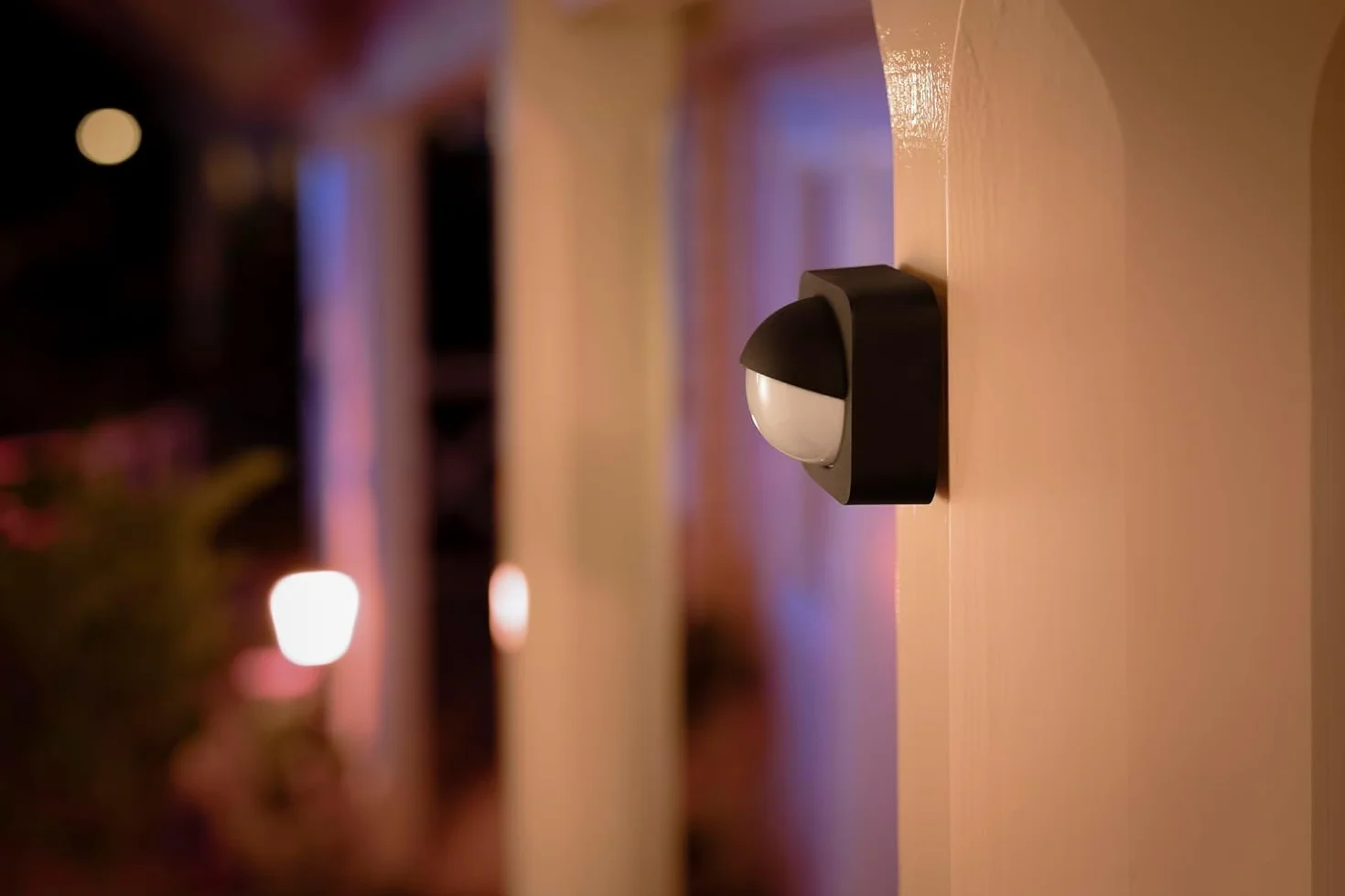 Philips Hue, capteur de Mouvement extérieur, Accessoire d'éclairage Intelligent pour Le contrôle de la lumière extérieure, sans Fil, Noir
