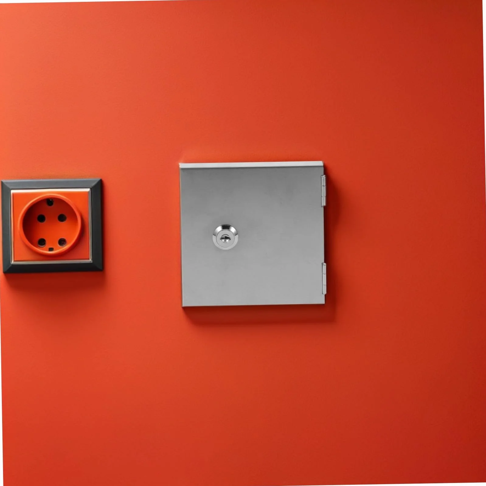 LIFKOME Boîtier de Protection Étanche pour Prise Électrique Type Acier Inoxydable avec Verrouillage Coffret Sécurisé Résistant Aux Intempéries pour Usage Extérieur et Intérieur