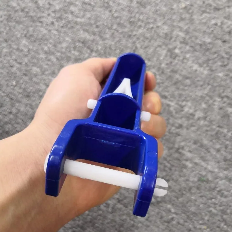 Tête d'aspirateur de piscine avec clip papillon rapide et goupille de verrouillage pour bâtons télescopiques standard