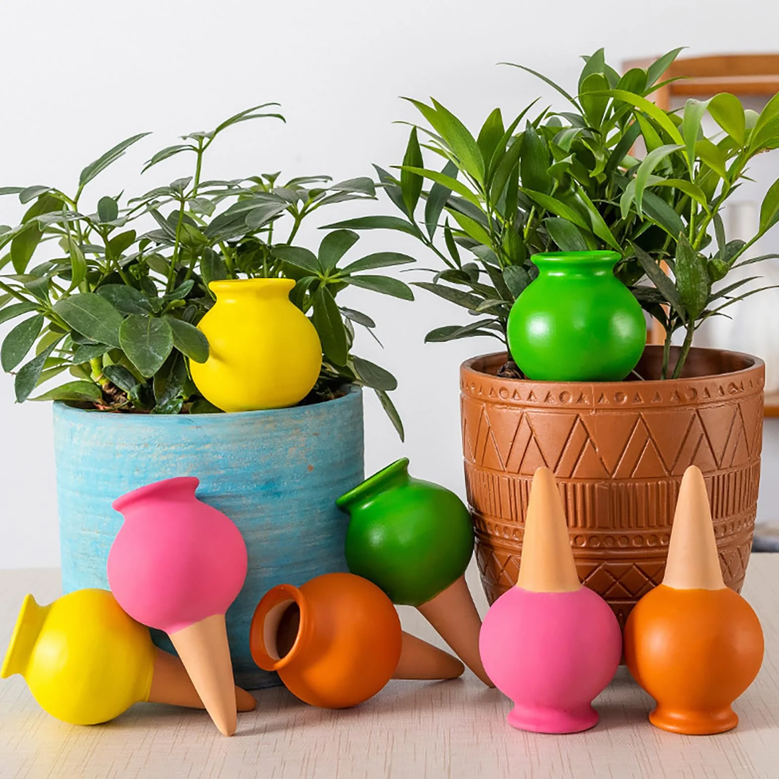 Oyas a Planter Terre Cuite Arrosage Goutte à Goutte Automatique 4 Pièces pour Plantes Jardin Intérieur Extérieur